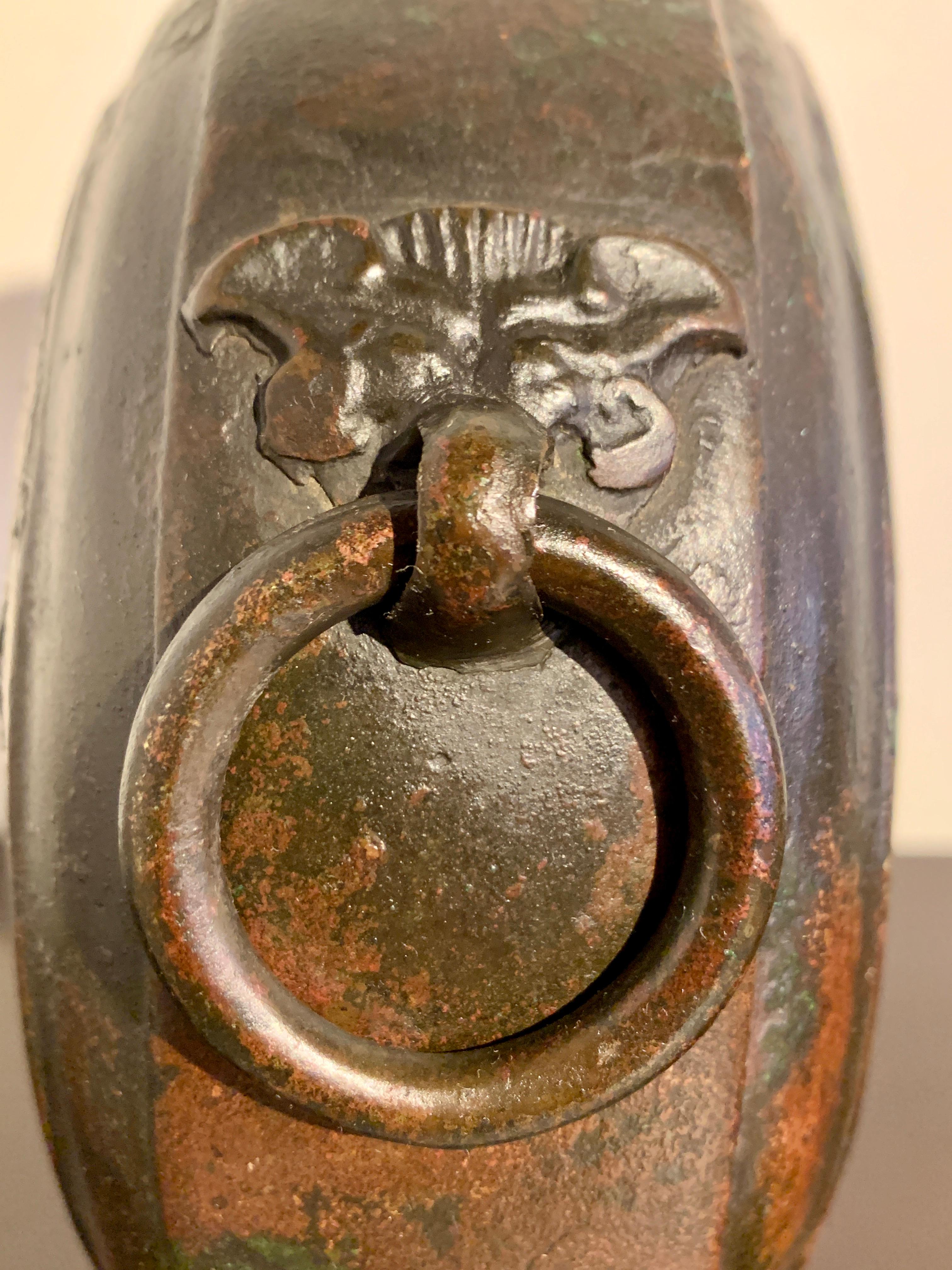 Vase à vin en bronze archéologique chinois, Bianhu, dynastie Han, Chine en vente 2