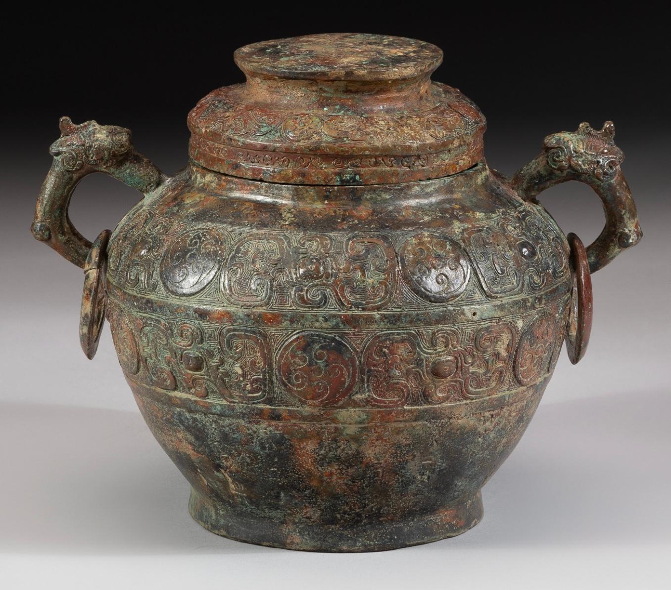 Vaso coperto in bronzo arcaico cinese Hu In condizioni buone in vendita a Dallas, TX