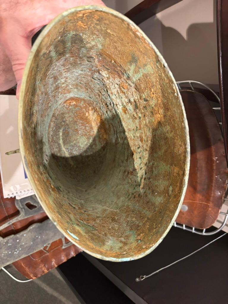 Chinesische archaische Ritualglocke aus Bronze, Stil der Zhou Dynasty, Verdigris Patina im Angebot 11
