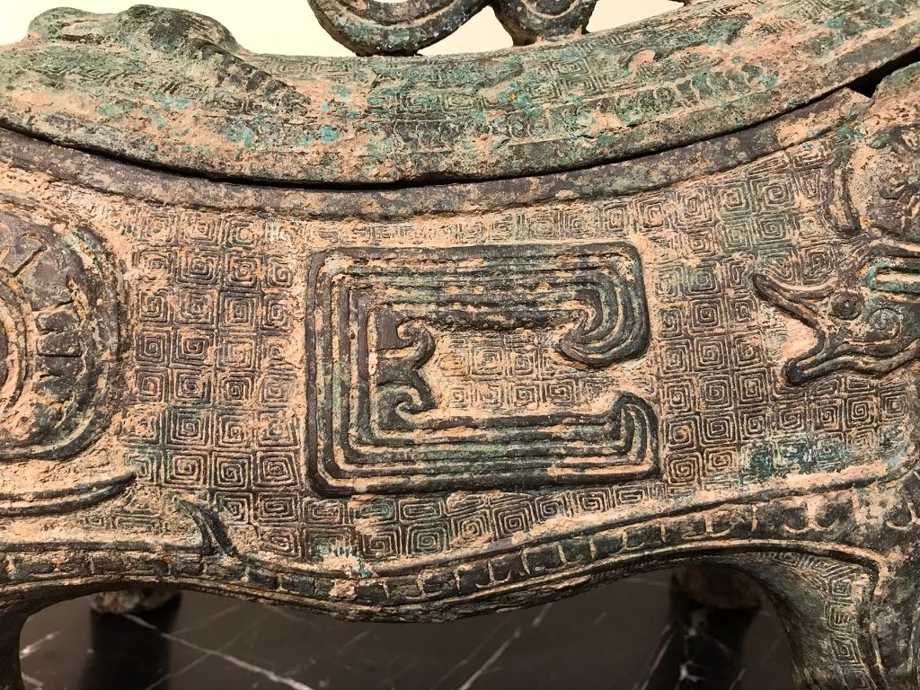 Chinesisches archaisches rituelles Widder-Weingefäß aus Bronze im Angebot 9