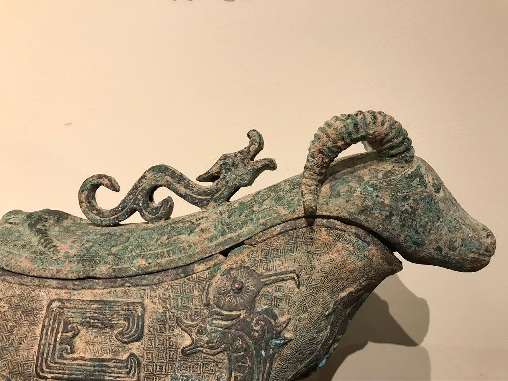 Chinese Archaistic Bronze Ritual Ram Form Wine Vessel Verdigis Patina In Good Condition For Sale In Stamford, CT