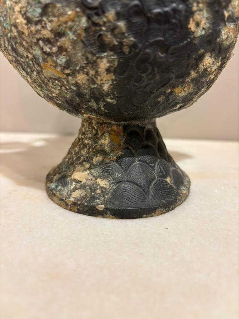 Vaso rirualistico cinese in rame arcaico a forma di uccello in vendita 7