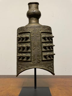 Campana de bronce estilo arcaísta chino de la dinastía Zhou, Zhong