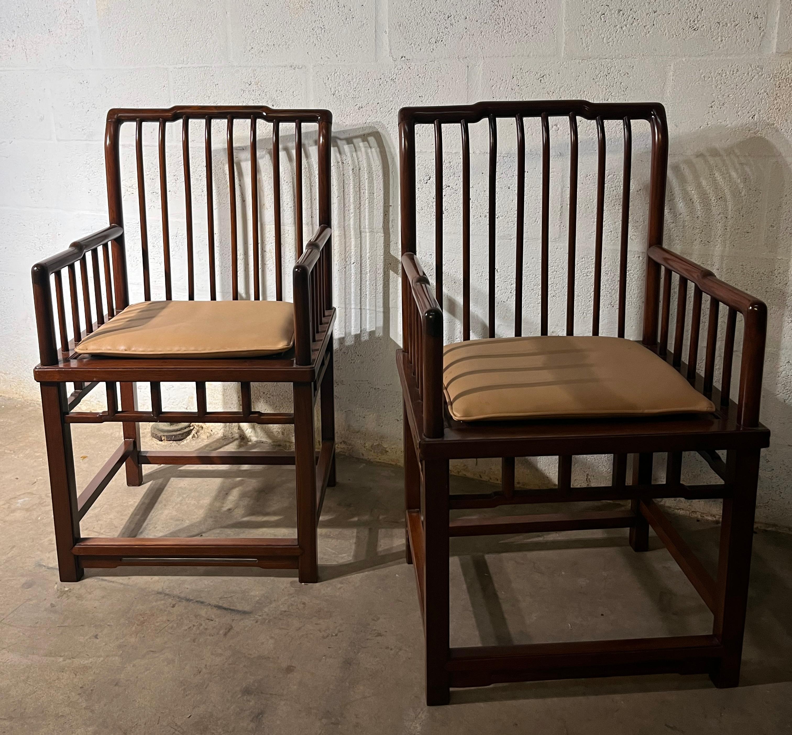 Asiatique Rare fauteuil chinois Hongmu à dossier en peigne en vente