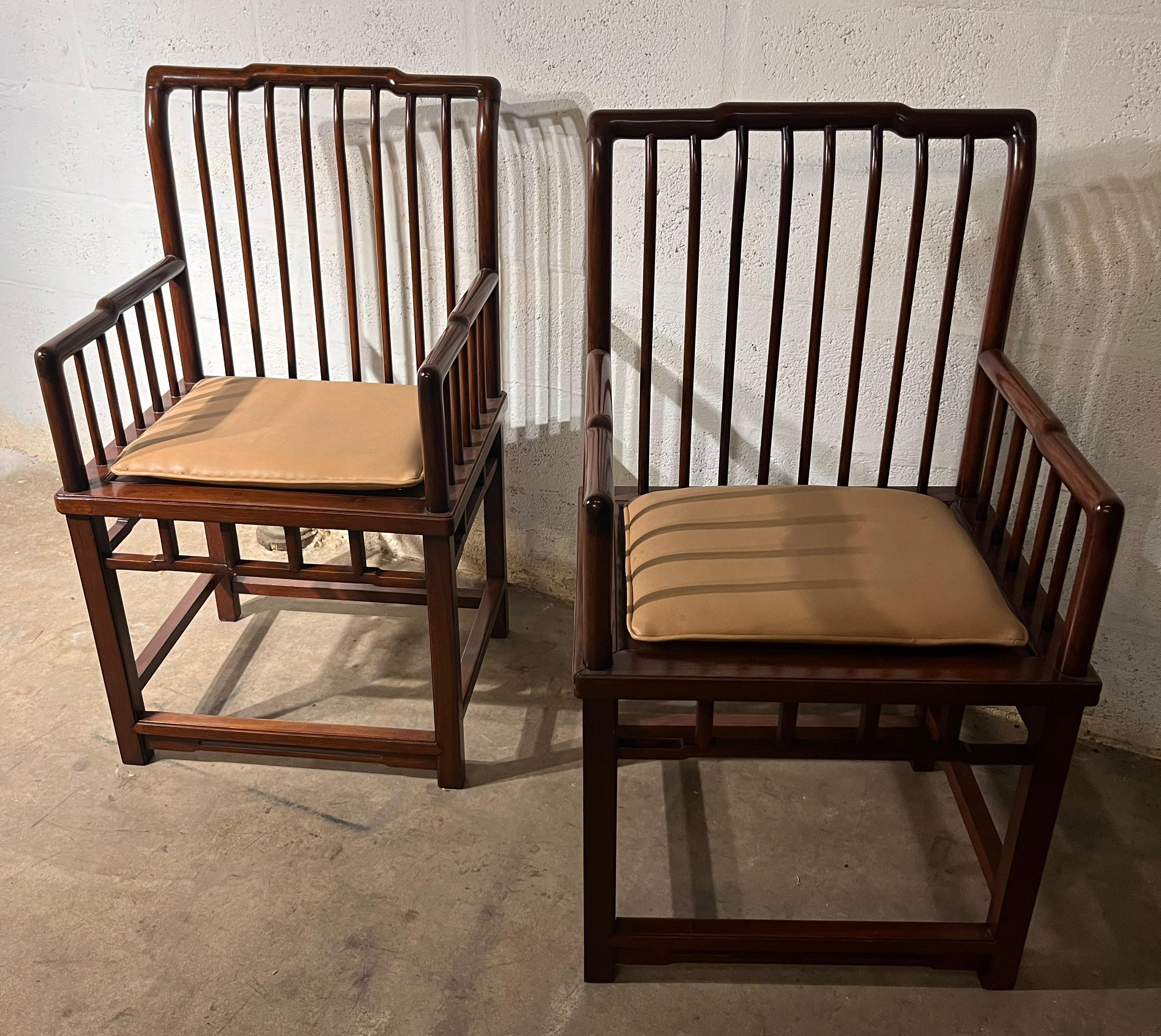Rare fauteuil chinois Hongmu à dossier en peigne État moyen - En vente à Miami, FL