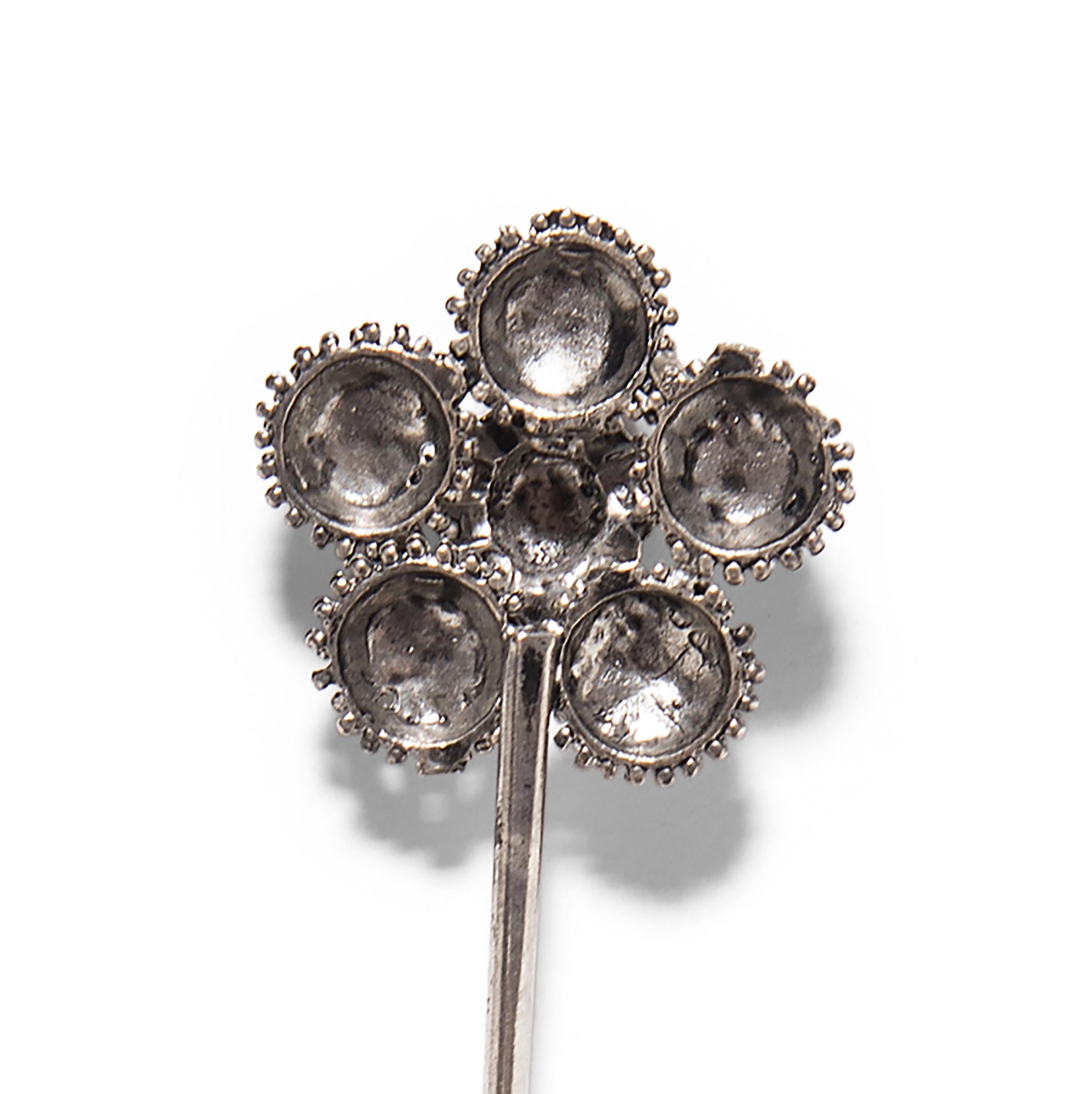 Early 20th Century Chinese Art Deco Floral Silver Hairpin