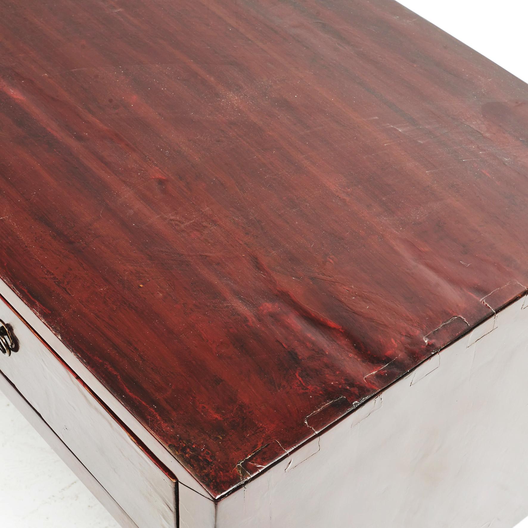 Chinese Art Deco Oxblood Lacquer Coffee Table In Good Condition In Kastrup, DK