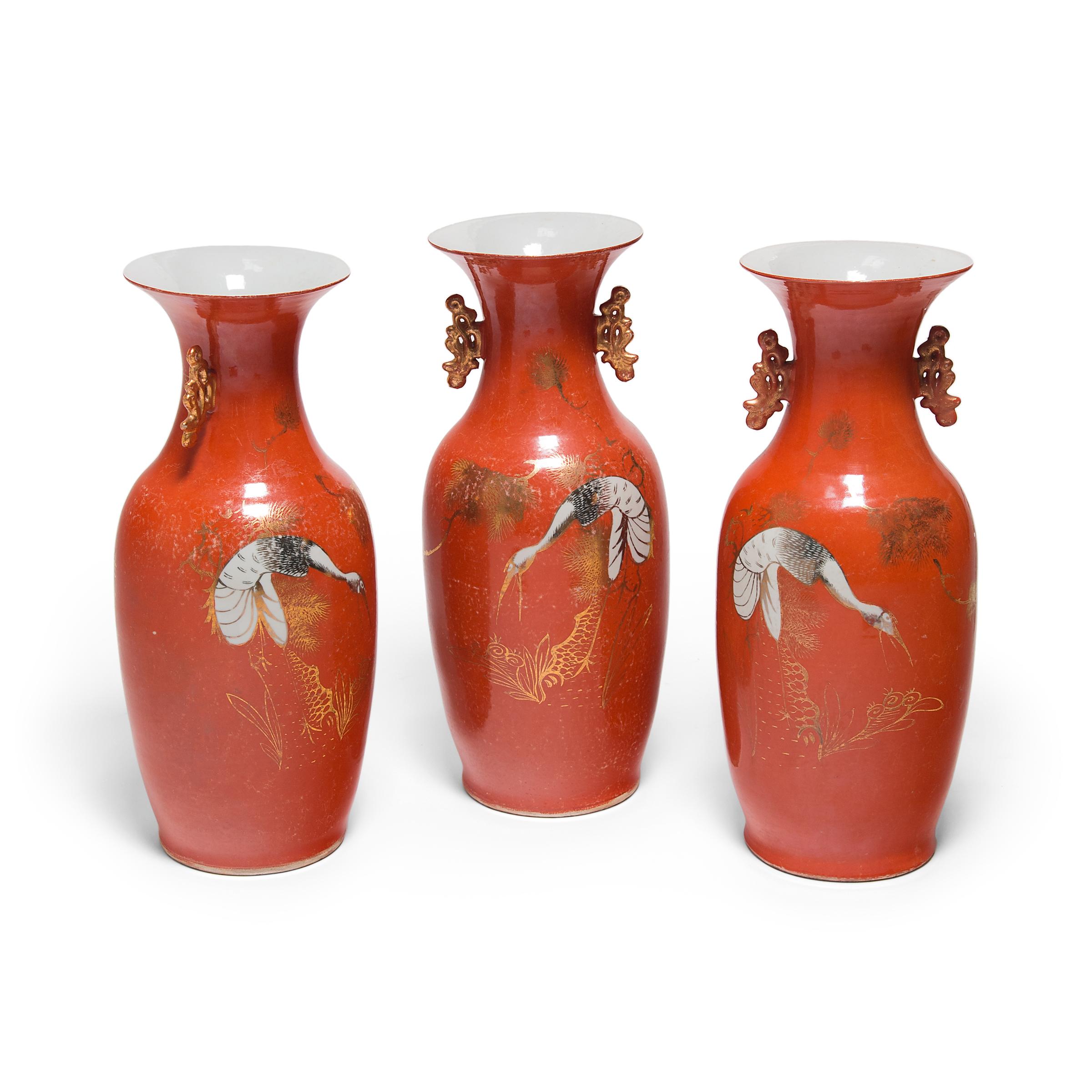 Chinese Art Deco Persimmon Vase with White Cranes, circa 1920s For Sale 1