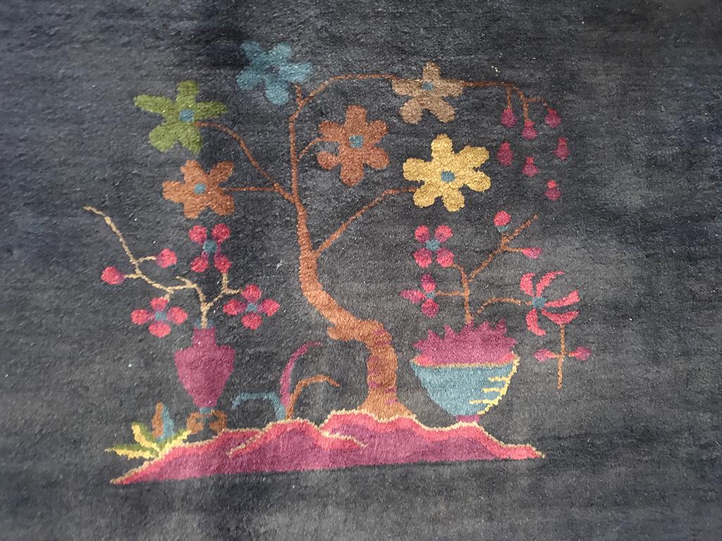 Chinese, Art Deco Rug In Good Condition For Sale In New York, NY