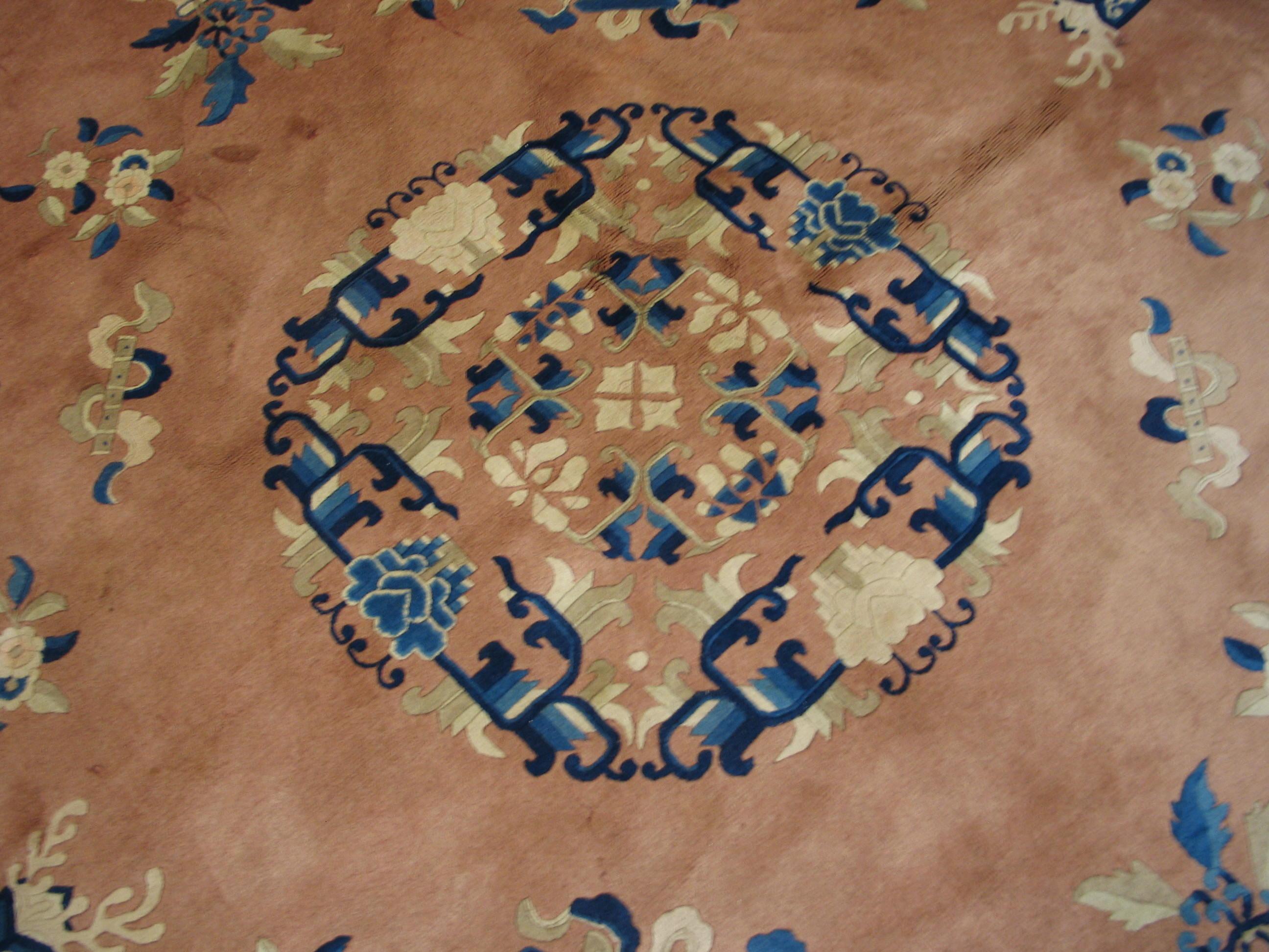 Hand-Knotted Vintage 1980s Peking Round Carpet ( 8'2