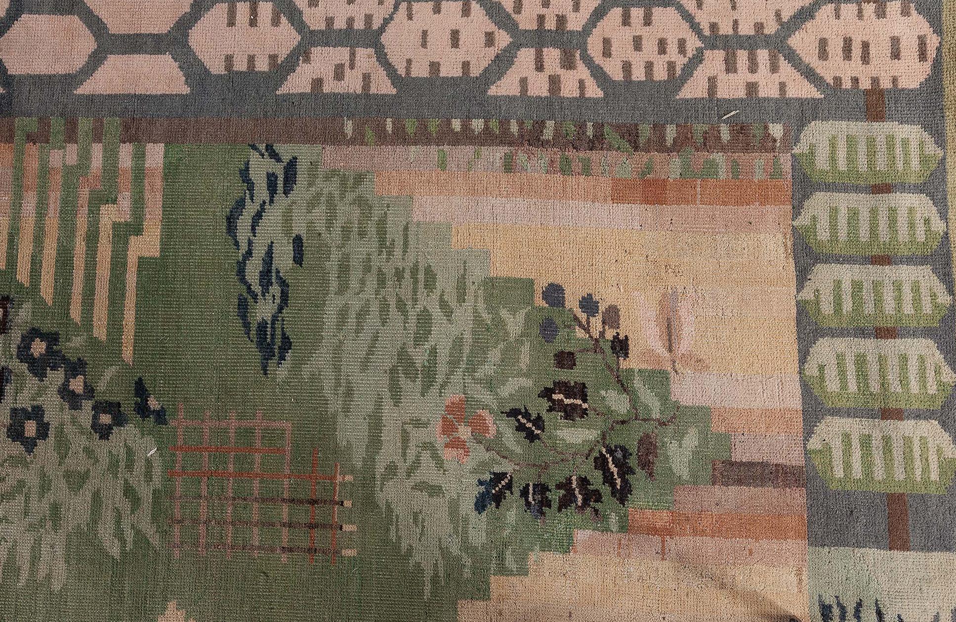 Chinese Art Deco Rug In Good Condition For Sale In New York, NY