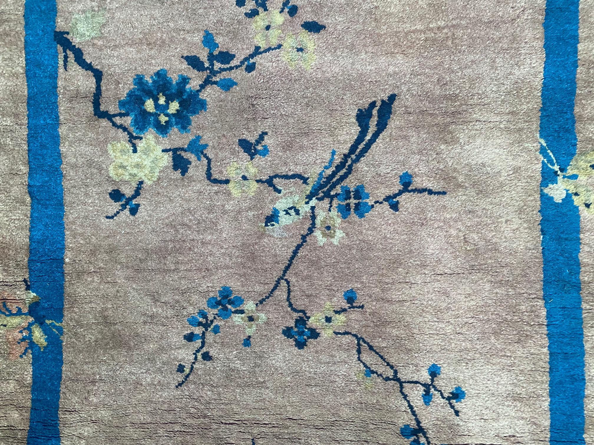 Noué à la main Tapis chinois Art déco en forme d'écailles, vers 1920 en vente