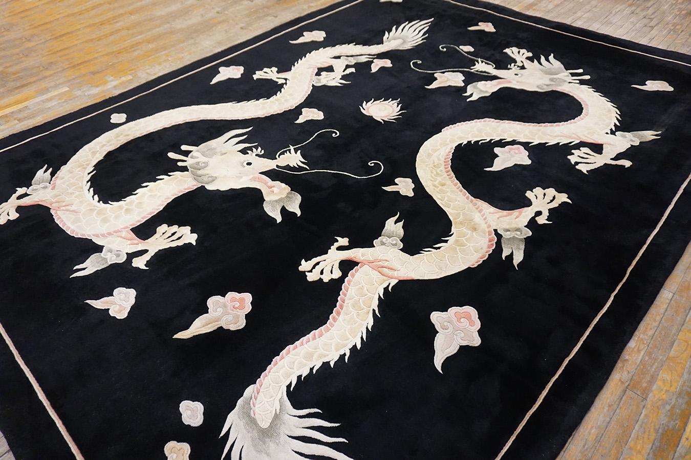 Chinois Chinese Art Deco Style Carpet with Dragons ( 9'x 12' - 275 x 365 ) en vente
