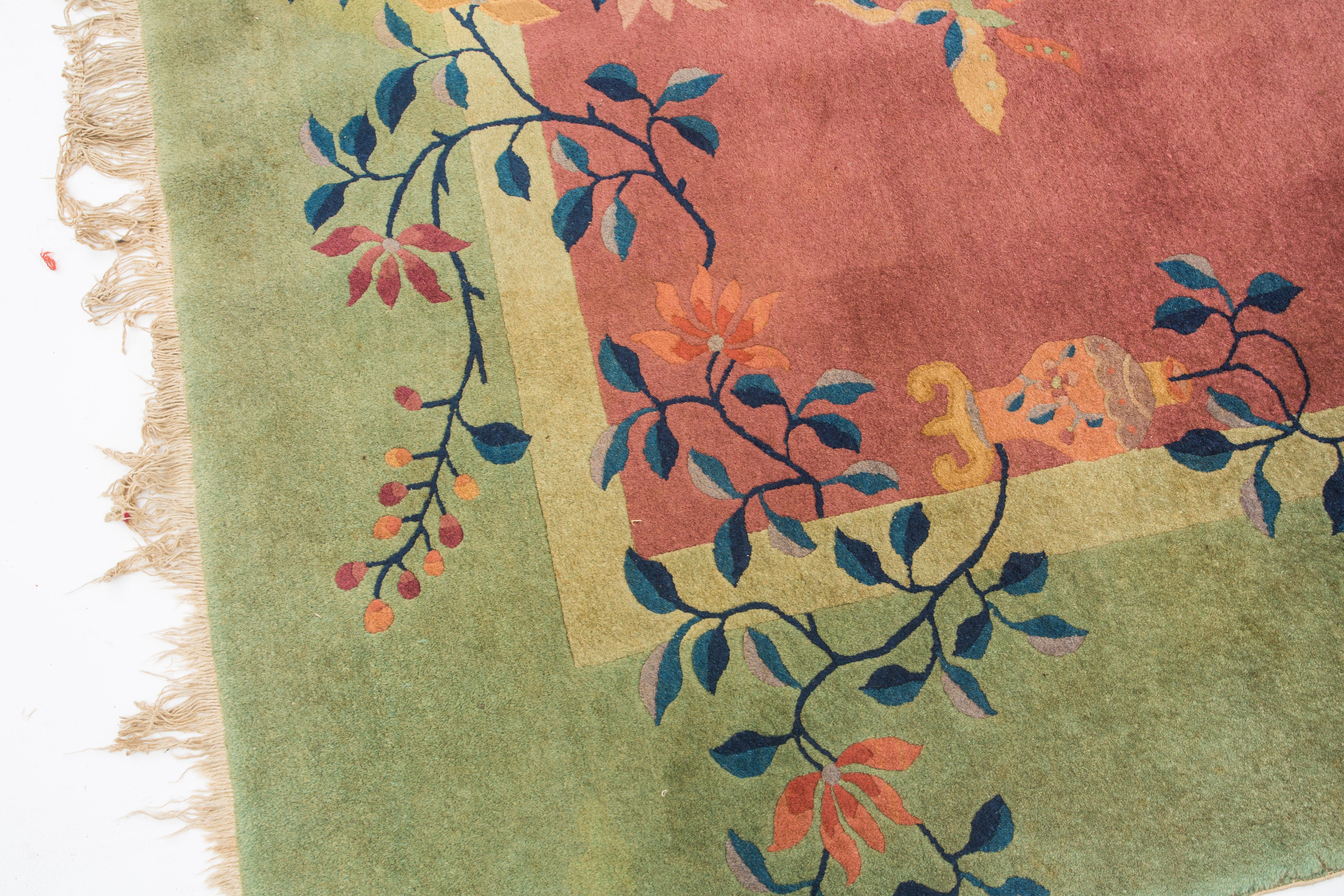 Chinesischer Art Deco, Pastellfarbener antiker Teppich im Angebot 3