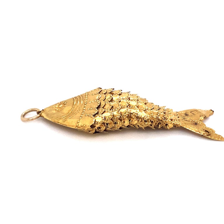 Chinese Articulated Fish Pendant in 18 Karat Yellow Gold For Sale at ...