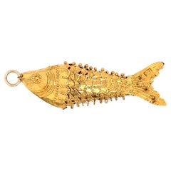 Chinese Articulated Fish Pendant in 18 Karat Yellow Gold