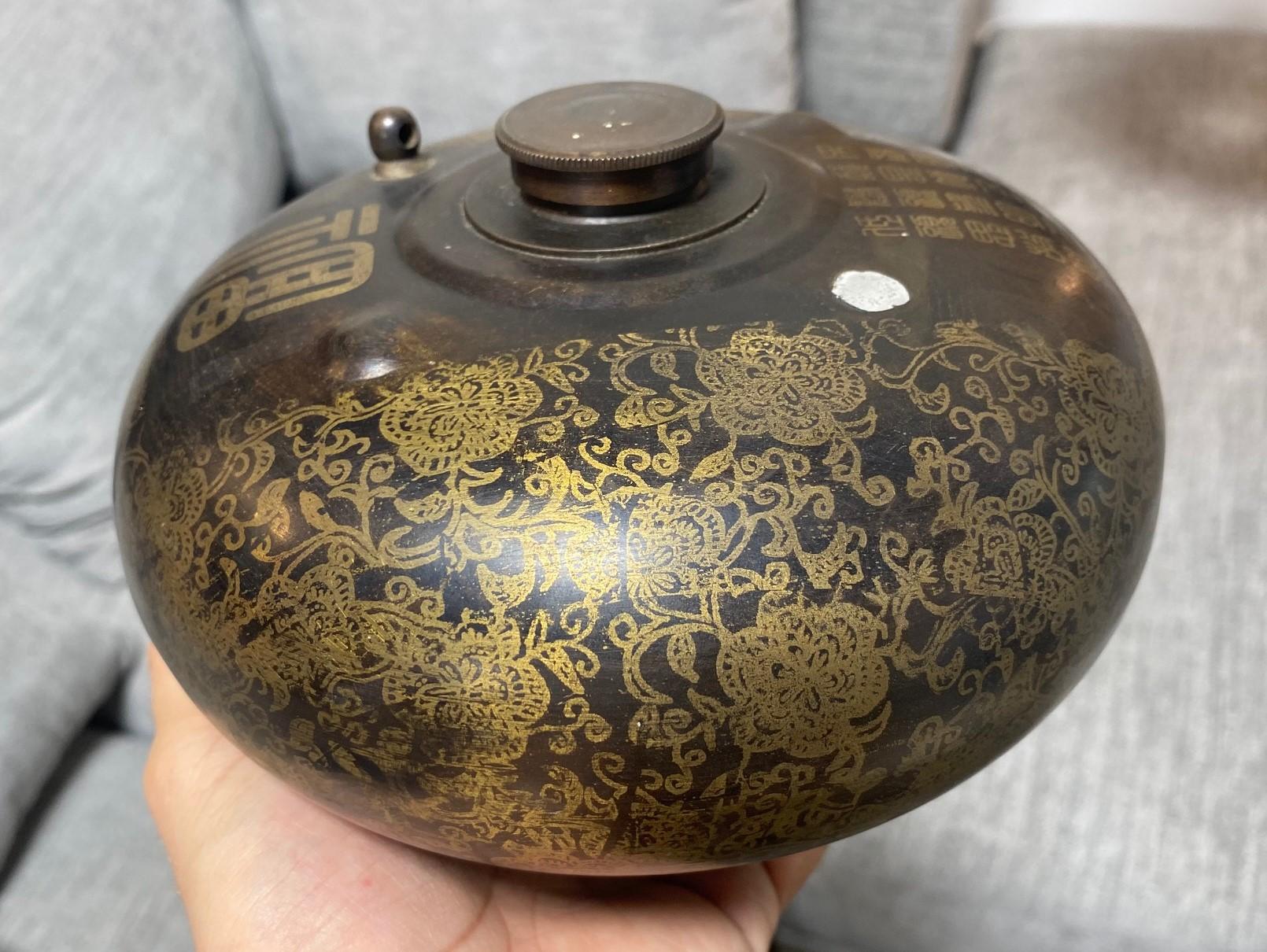 Calentador de cama chino asiático antiguo Qing de botella de agua con diseño floral en venta 6