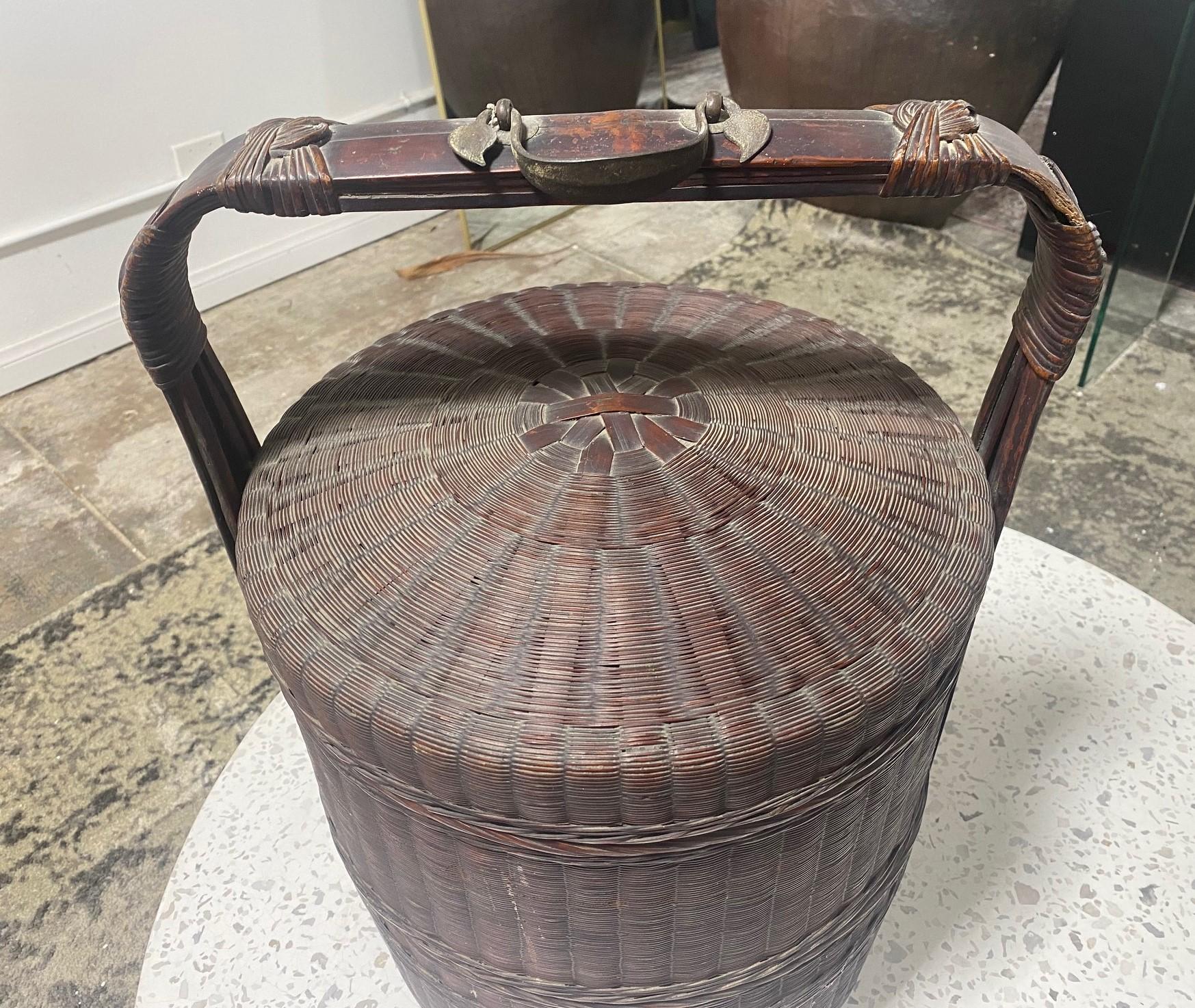 Cinese Cesto nuziale cinese asiatico antico Qing in rattan e bambù a più livelli, XIX secolo in vendita