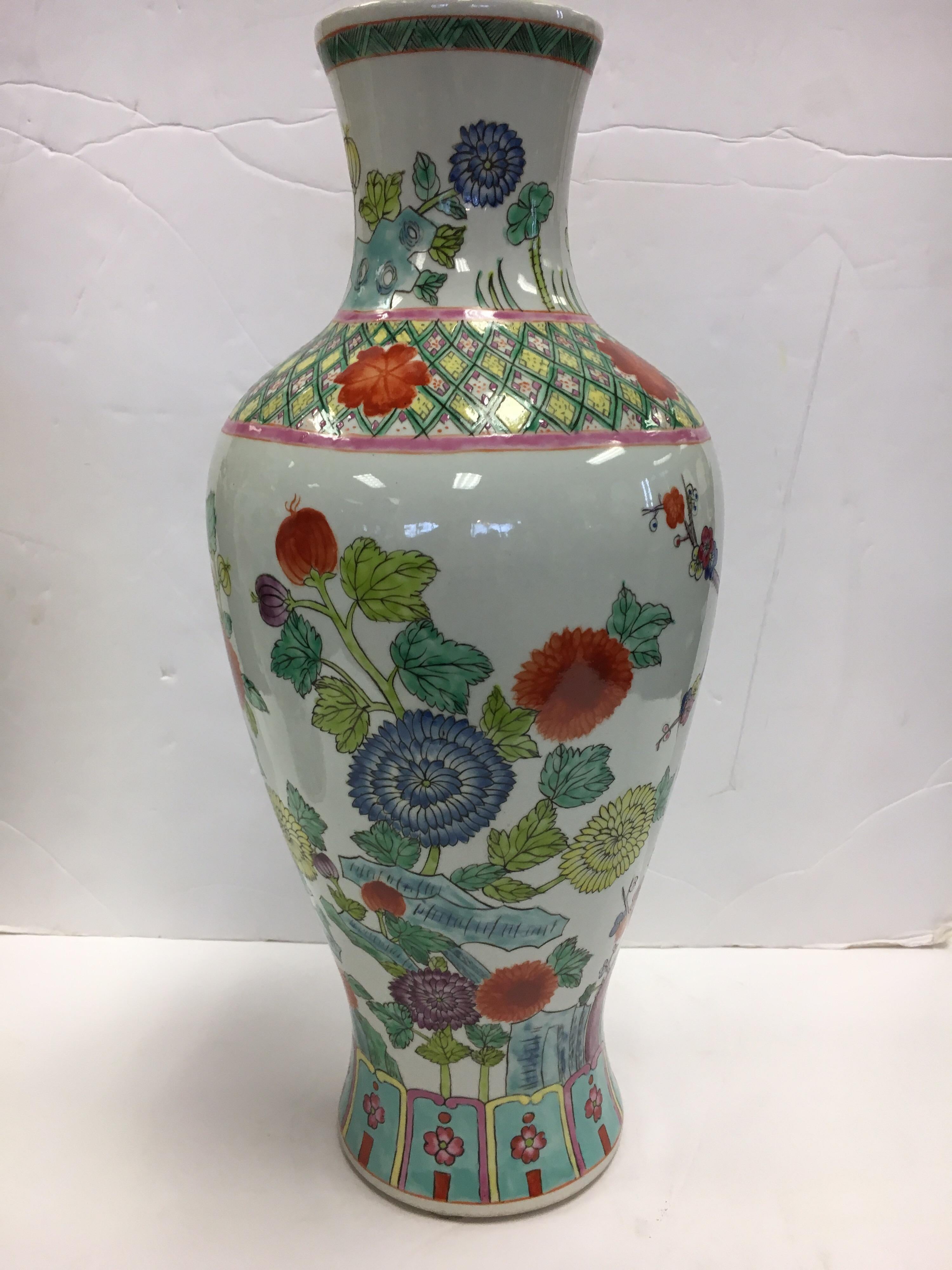 Chinese Asian Baluster Form Porcelain Vase with Intricate Painted Flowers & Vine In Good Condition In West Hartford, CT