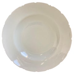 Plato chino asiático de cerámica blanca con borde festoneado Enorme y pesado 24 pulg. D.