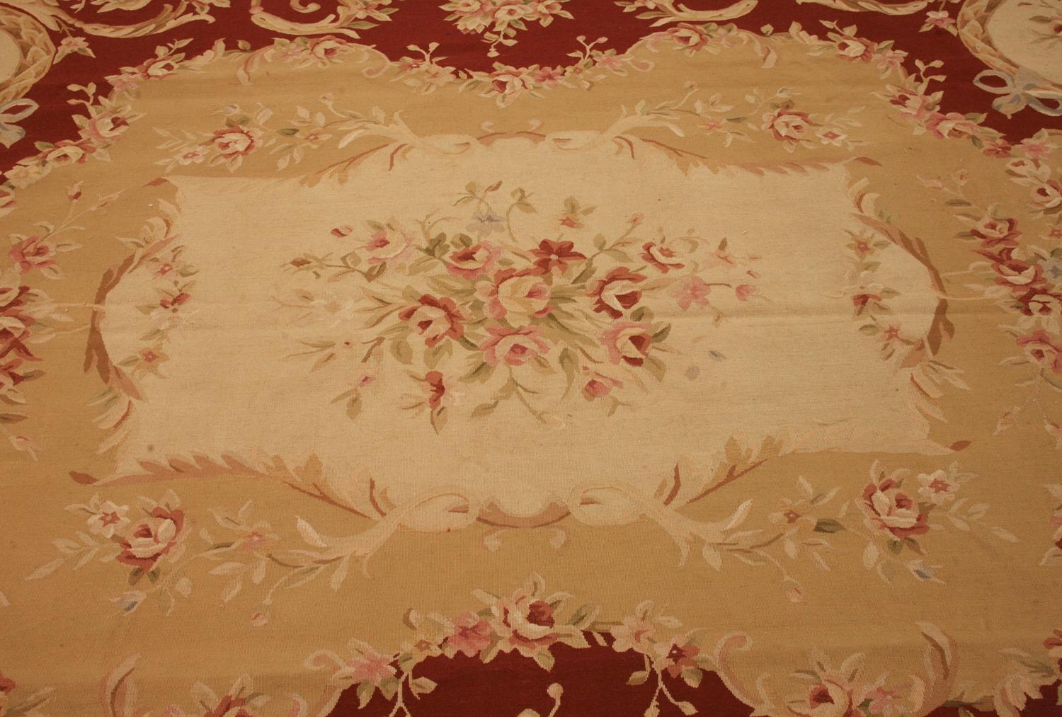 Contemporary Chinese Aubusson Flat-Weave Rug with Medallion and Floral Design, 21st Century