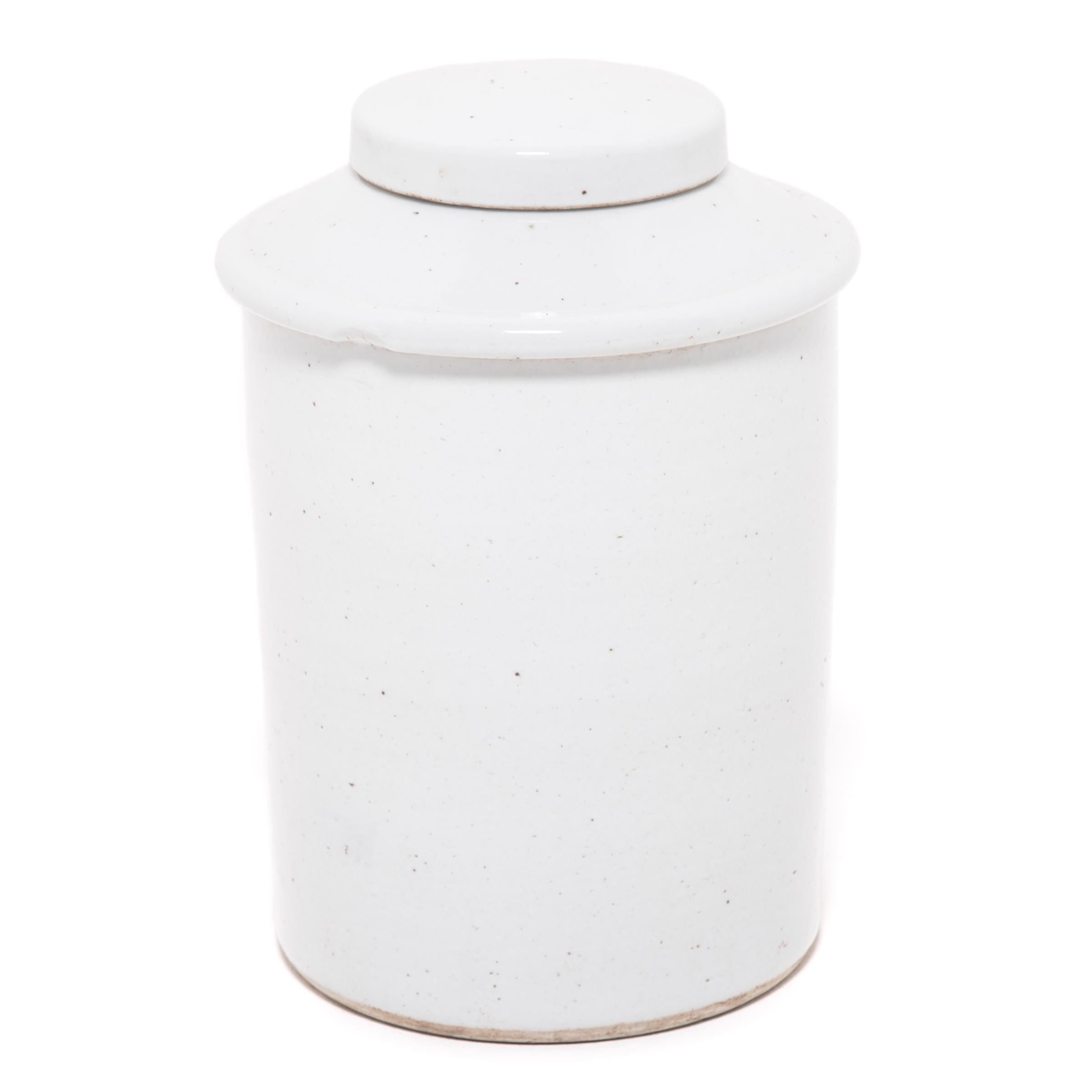 Minimalist Chinese White Glazed Tea Leaf Jar For Sale