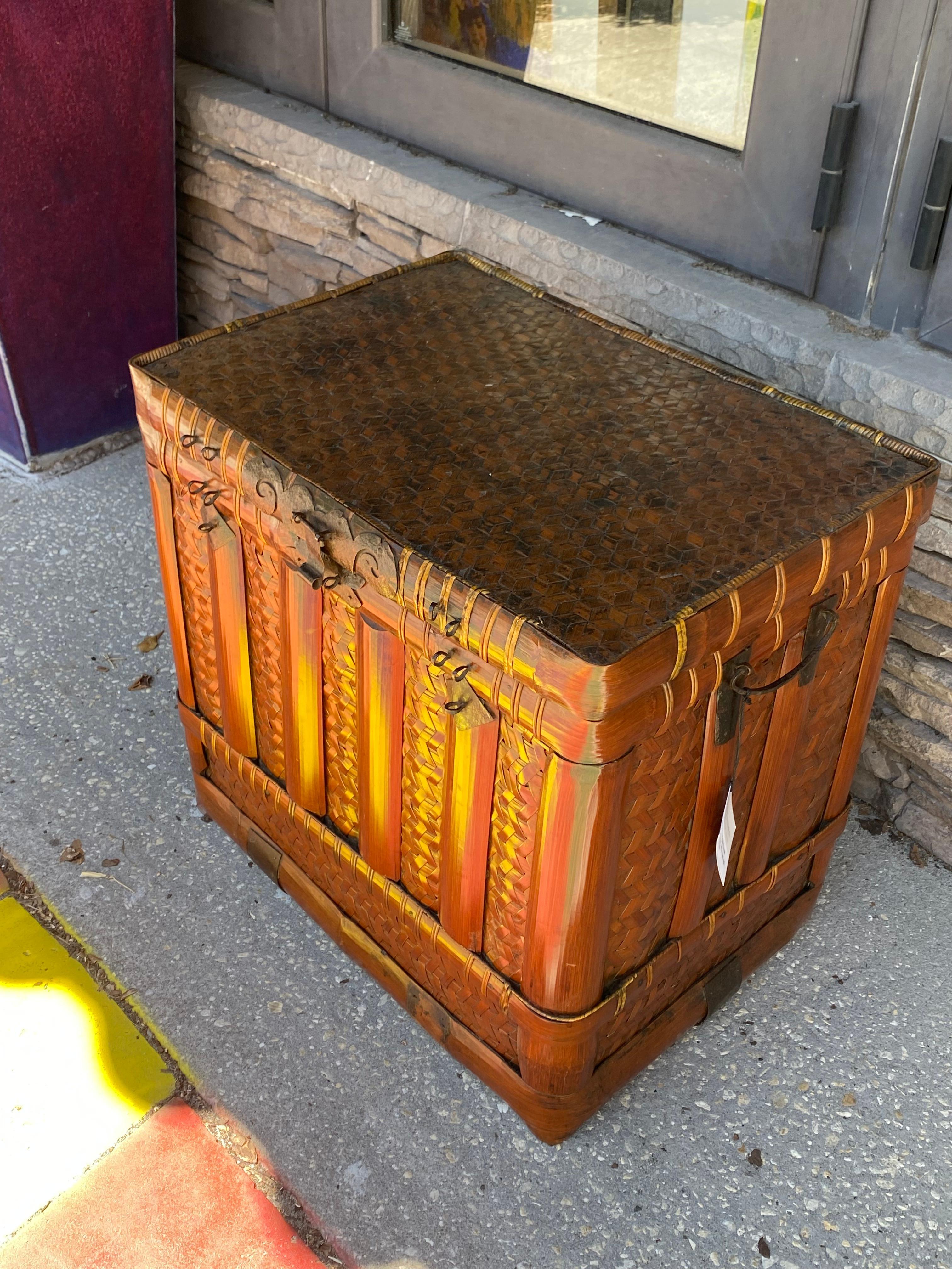 Chinese Bamboo Document Storage Trunk In Good Condition For Sale In Sarasota, FL