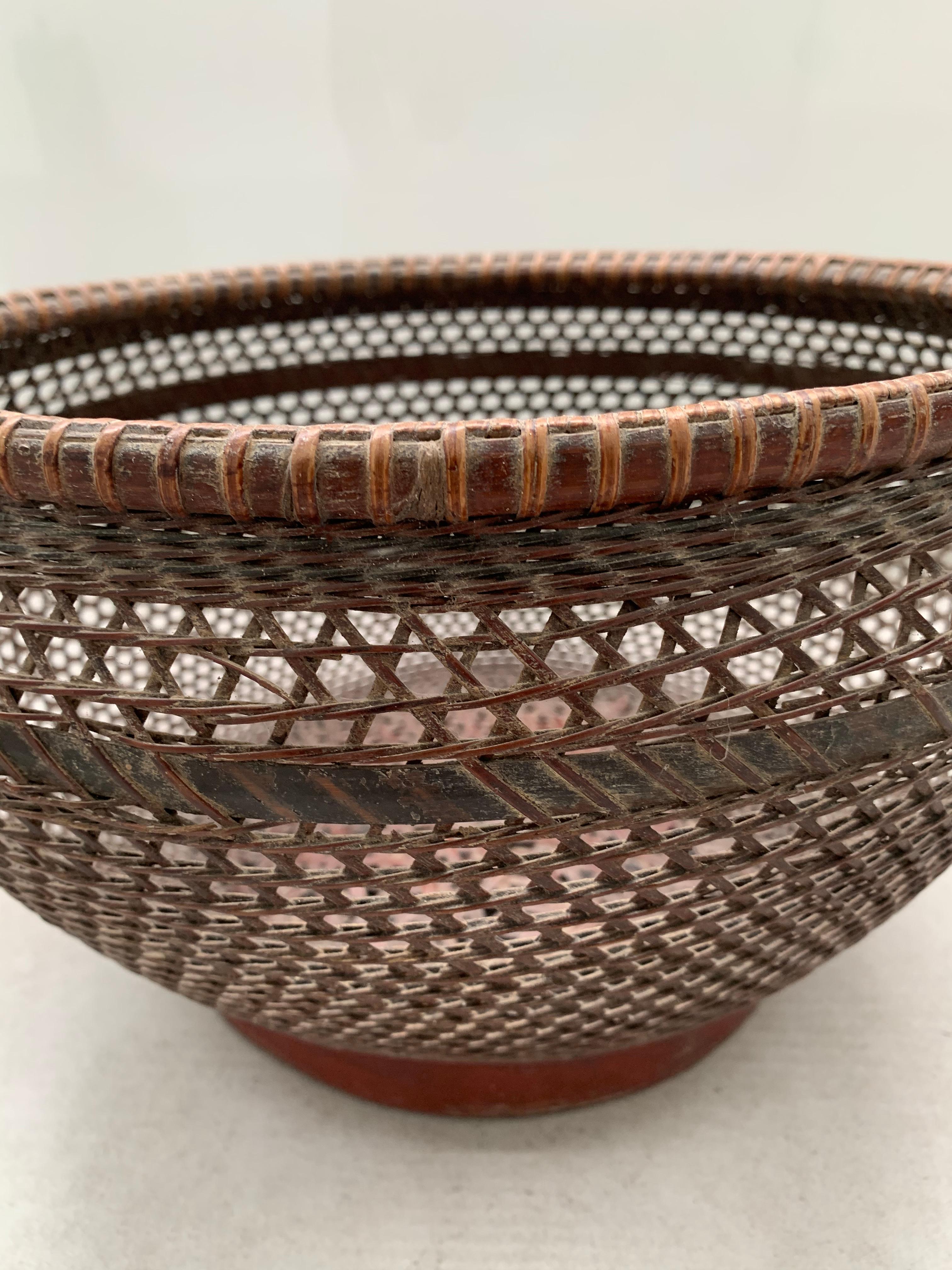 Chinese Basket Pair Hand-Woven Rattan with Red Wood Base, Early 20th Century For Sale 3