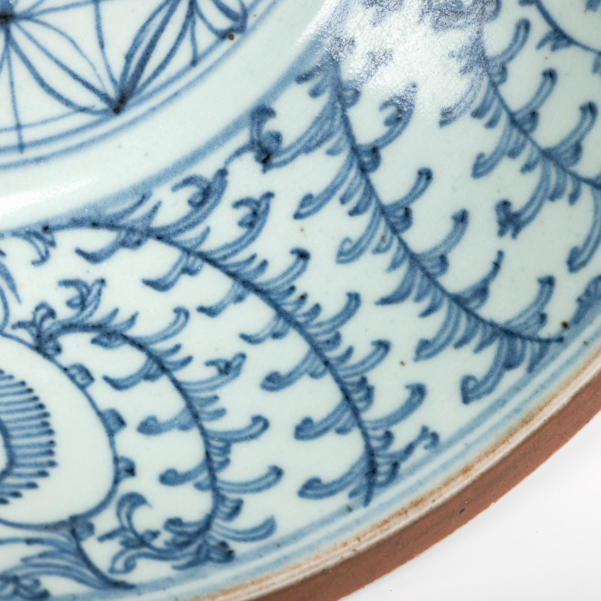 Chinese Batavian Blue & White Patterned Porcelain Bowl For Sale 5