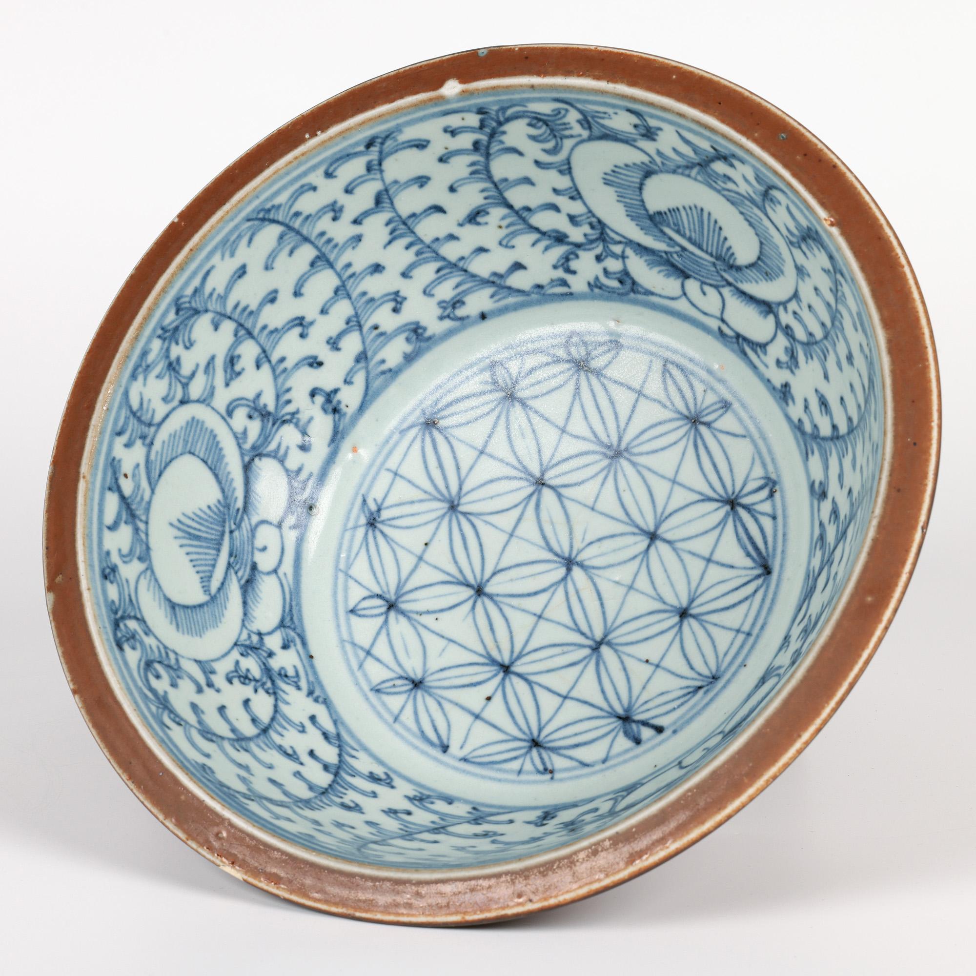 Chinese Batavian Blue & White Patterned Porcelain Bowl For Sale 7
