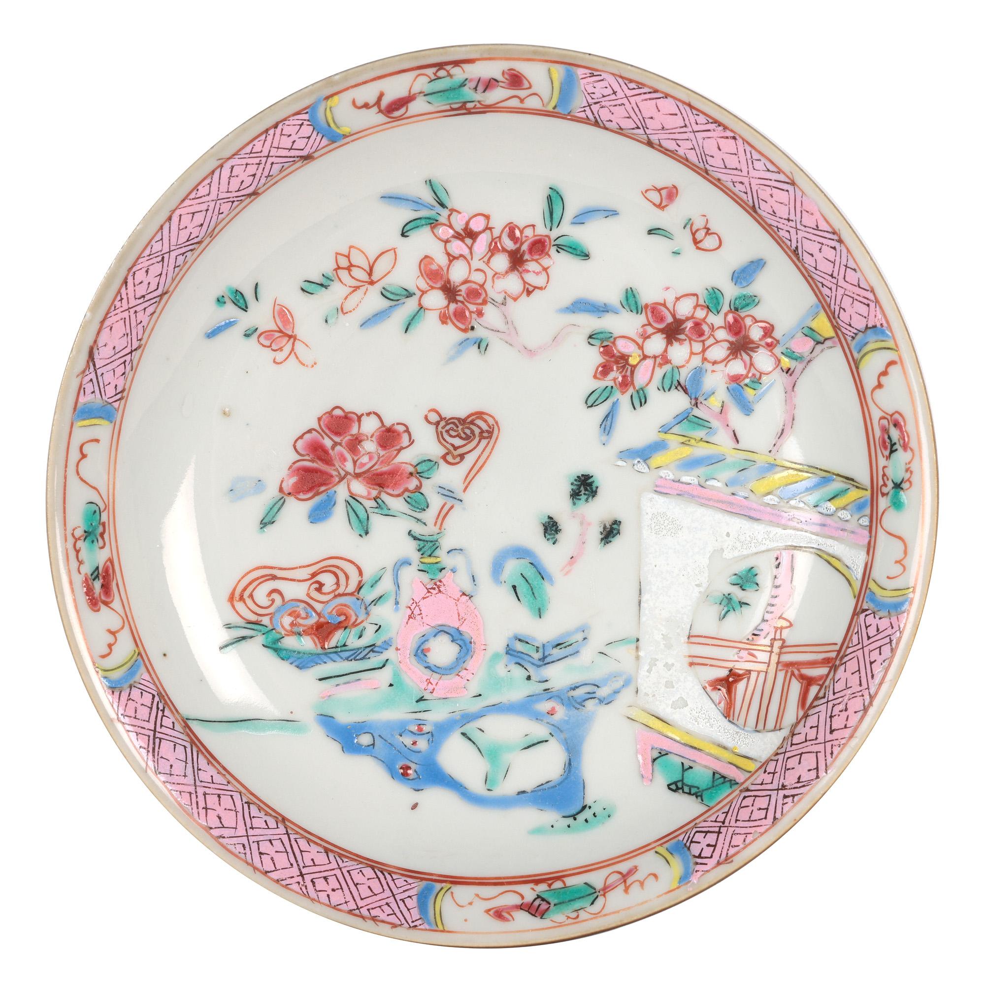 Chinese Batavian Qianlong Pair Famille Rose Painted Saucer Dishes For Sale 7