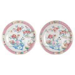 Pareja de Platos Pintados Famille Rose Chinos Batavia Qianlong