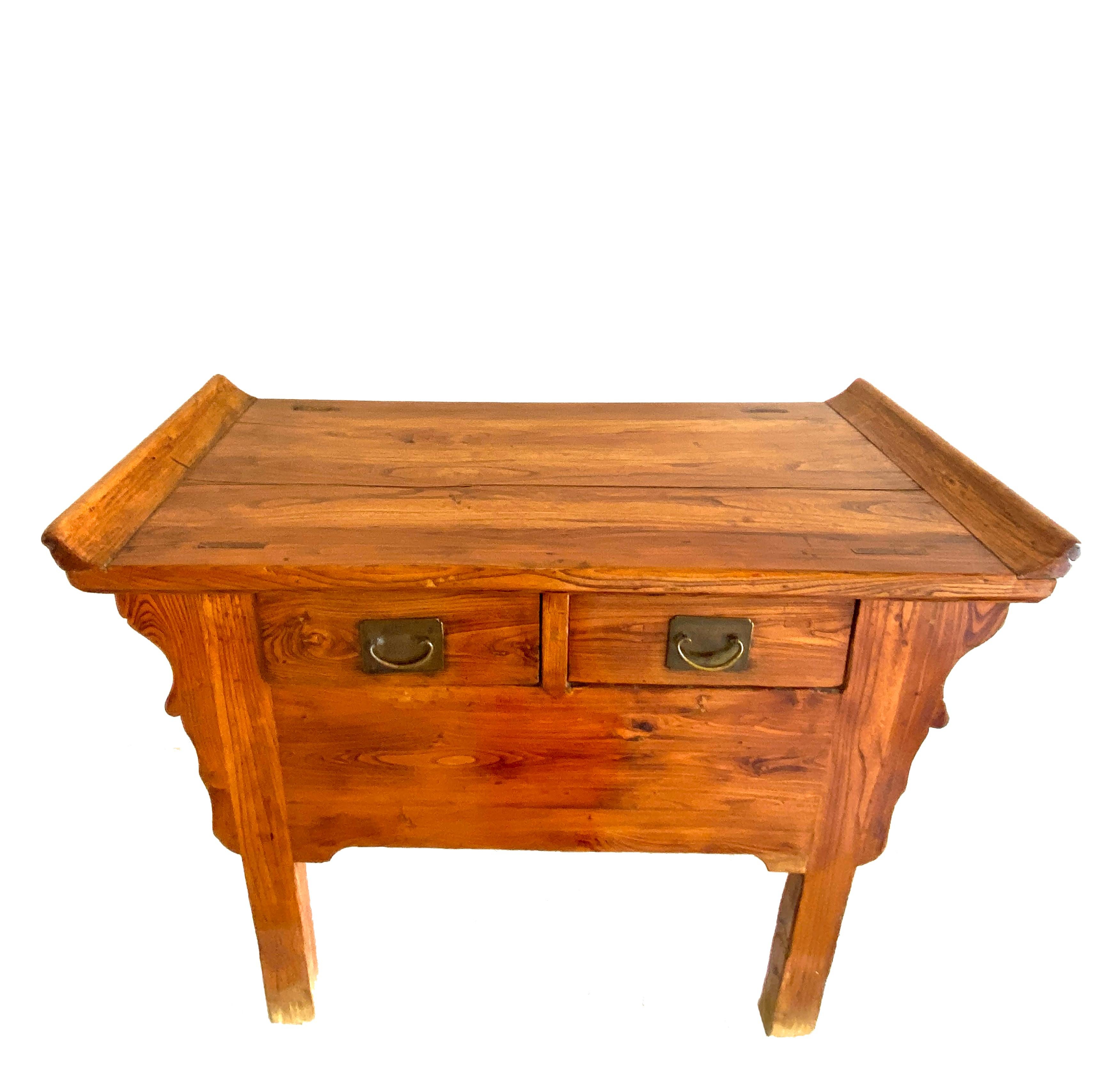 Here we are offering an antique Chinese beech hardwood double drawer carved coffer table. It's from late 19th to early 20th century. Although it has acceptable amount of normal wear and tear, it's still in good overall condition. Beautiful grain of