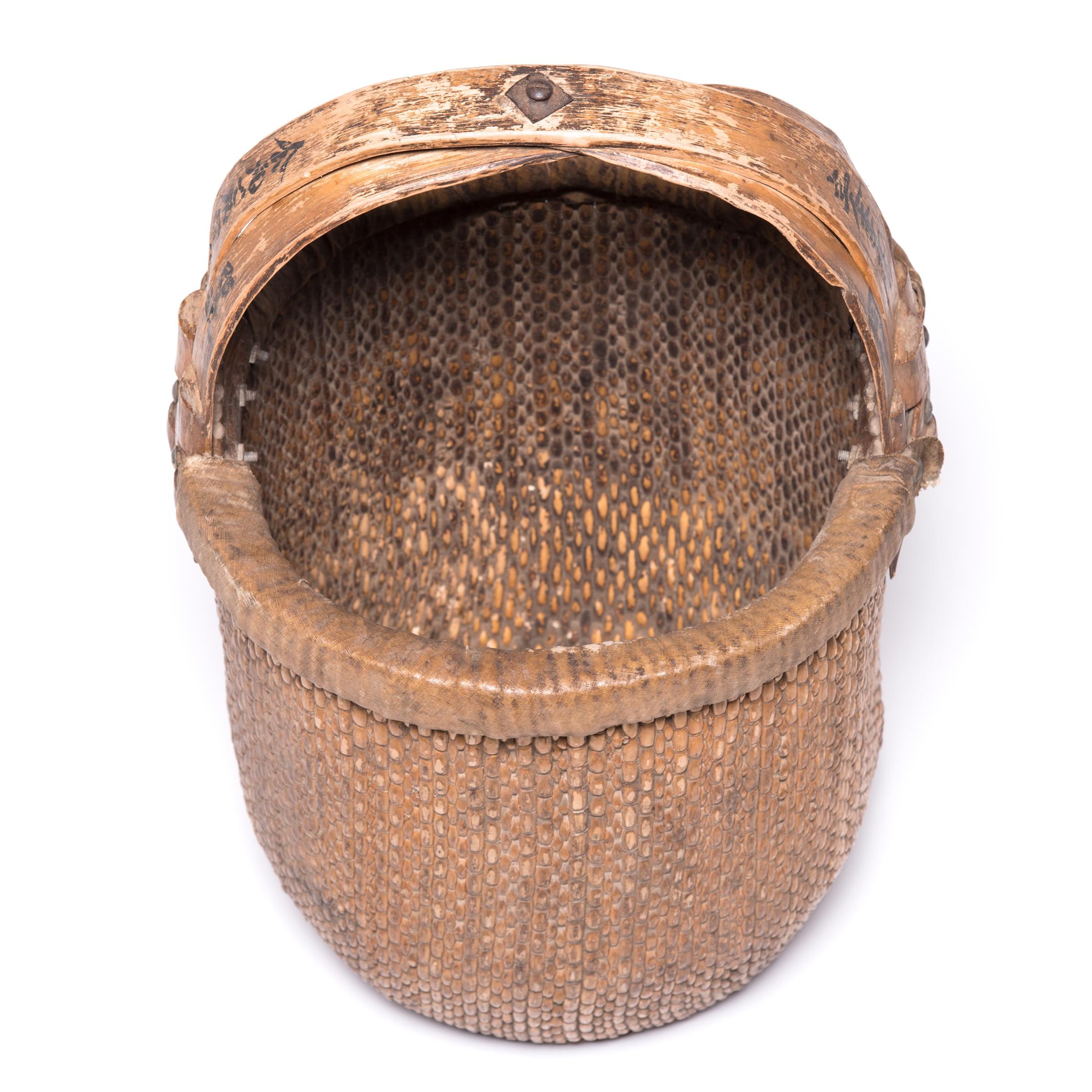 Chinese Bent Handle Basket, circa 1850 In Good Condition In Chicago, IL