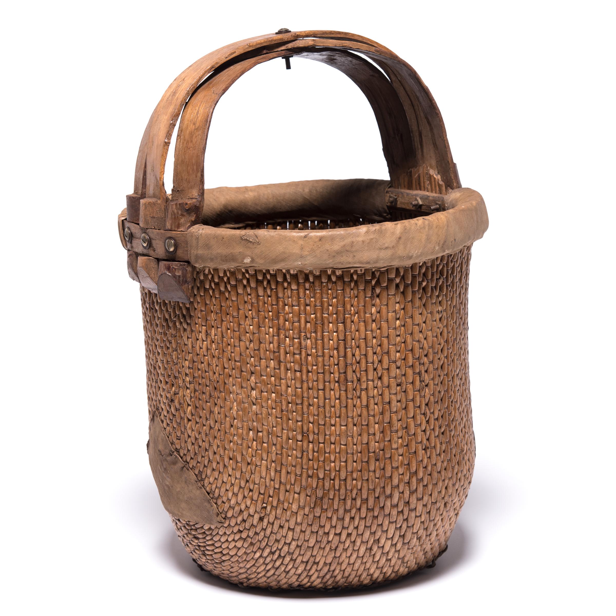 Hand-Woven Chinese Bent Handle Fisherman's Basket, circa 1850 For Sale
