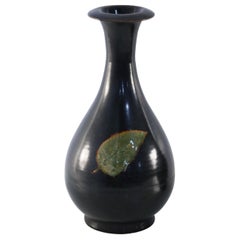 Chinese Black and Green Leaf Glazed Porcelain Pear Vase