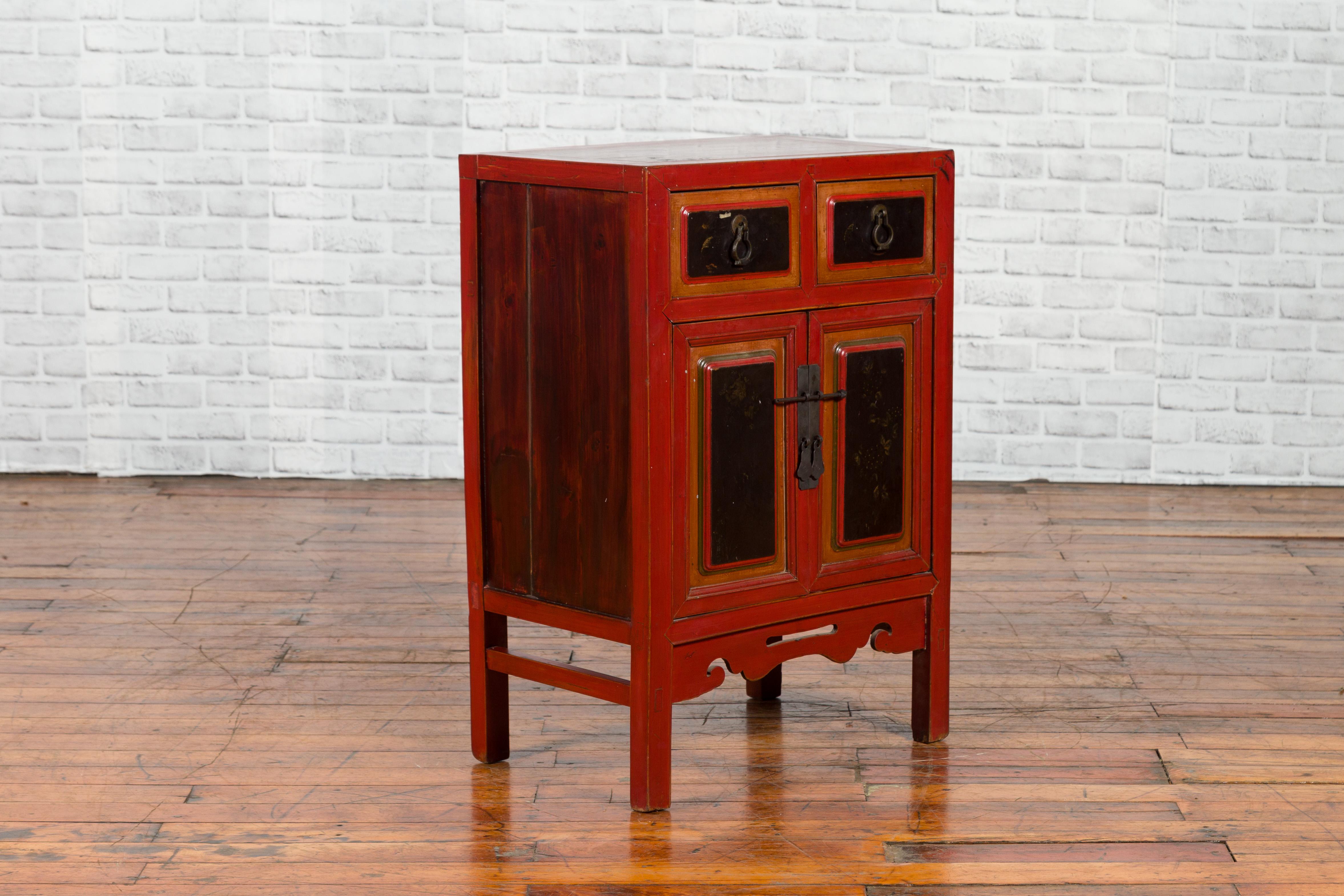 Chinese Black and Red Small Cabinet from the Qing Dynasty, with Carved Apron 5
