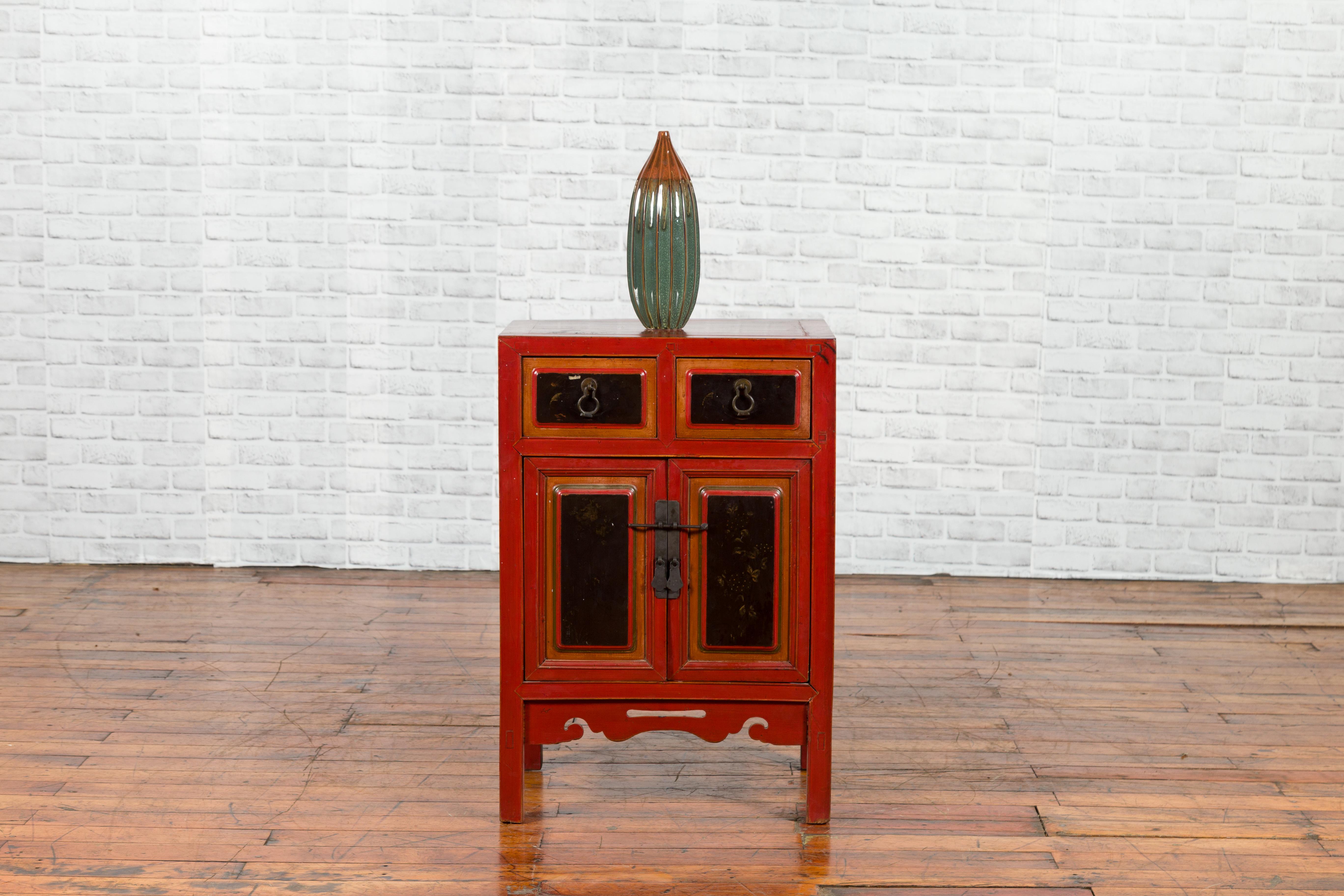 Chinese Black and Red Small Cabinet from the Qing Dynasty, with Carved Apron 3