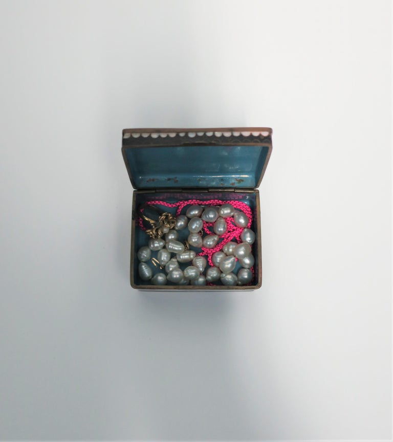 Chinese Black and White Cloisonné Box For Sale 4
