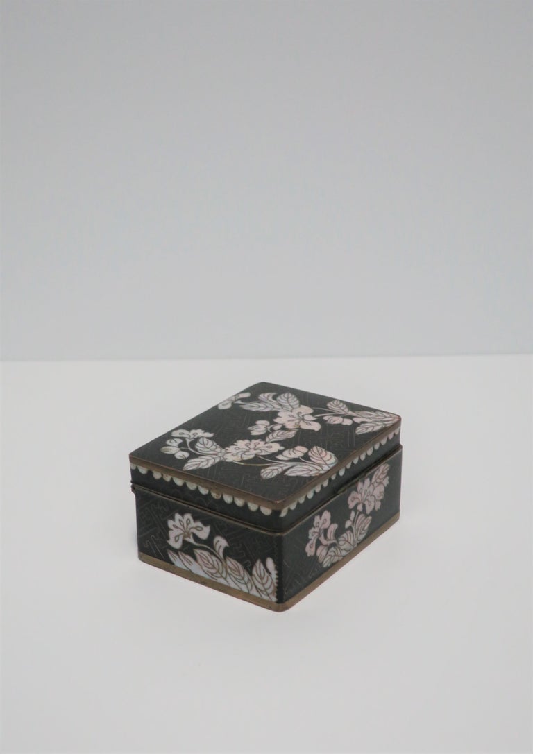 Chinese Black and White Cloisonné Box For Sale 1