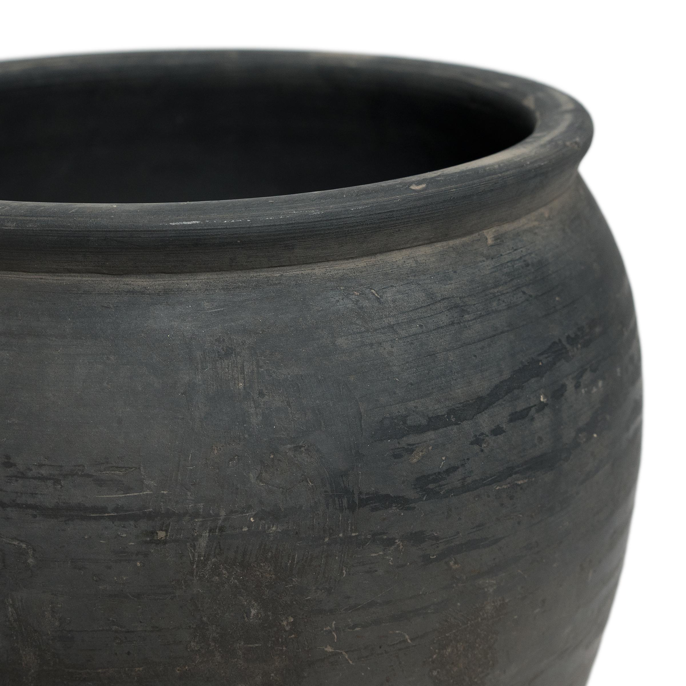 Chinese Black Clay Vessel, c. 1900 In Good Condition In Chicago, IL