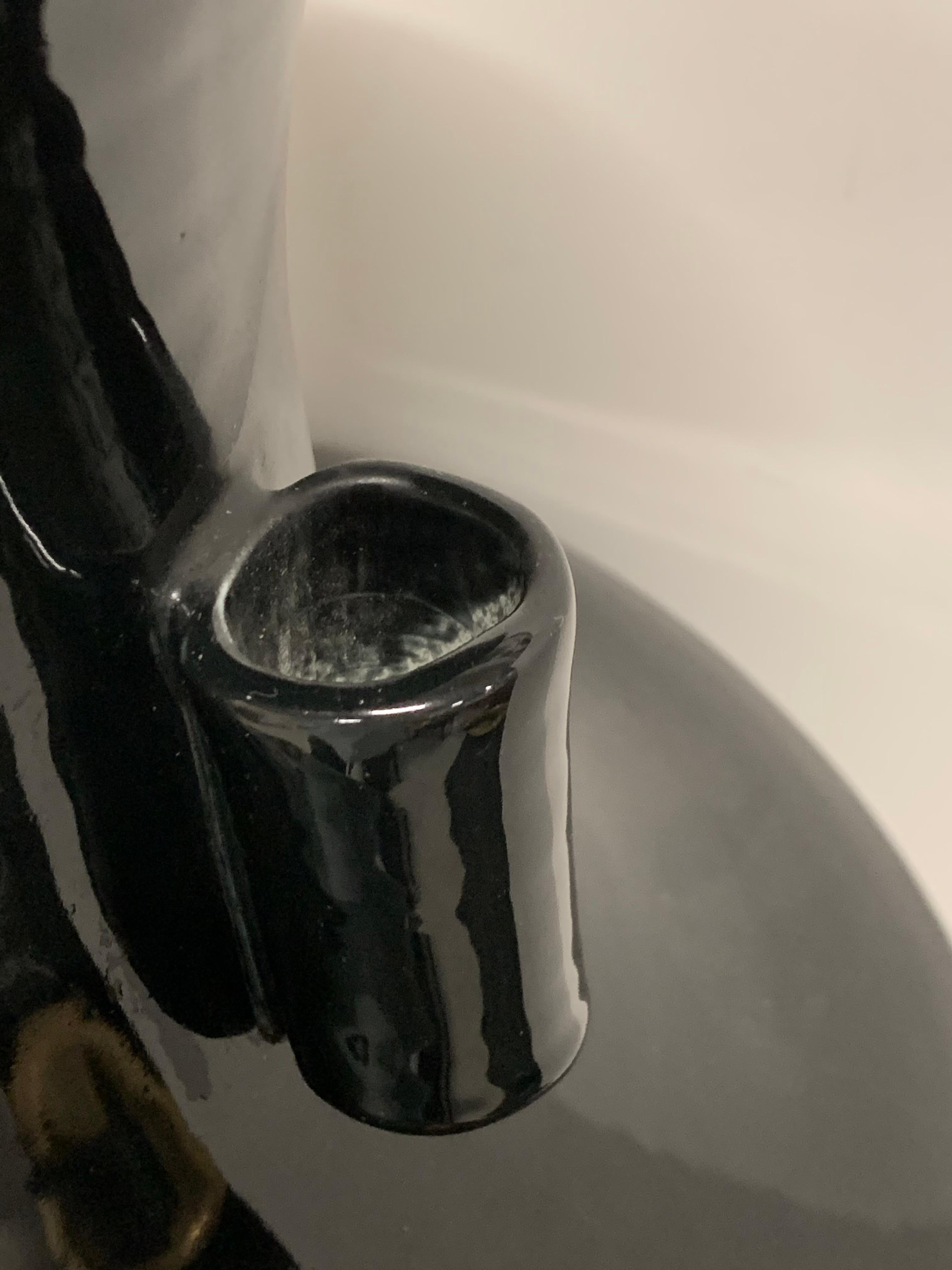 XX secolo Vaso cinese con manico smaltato nero in vendita