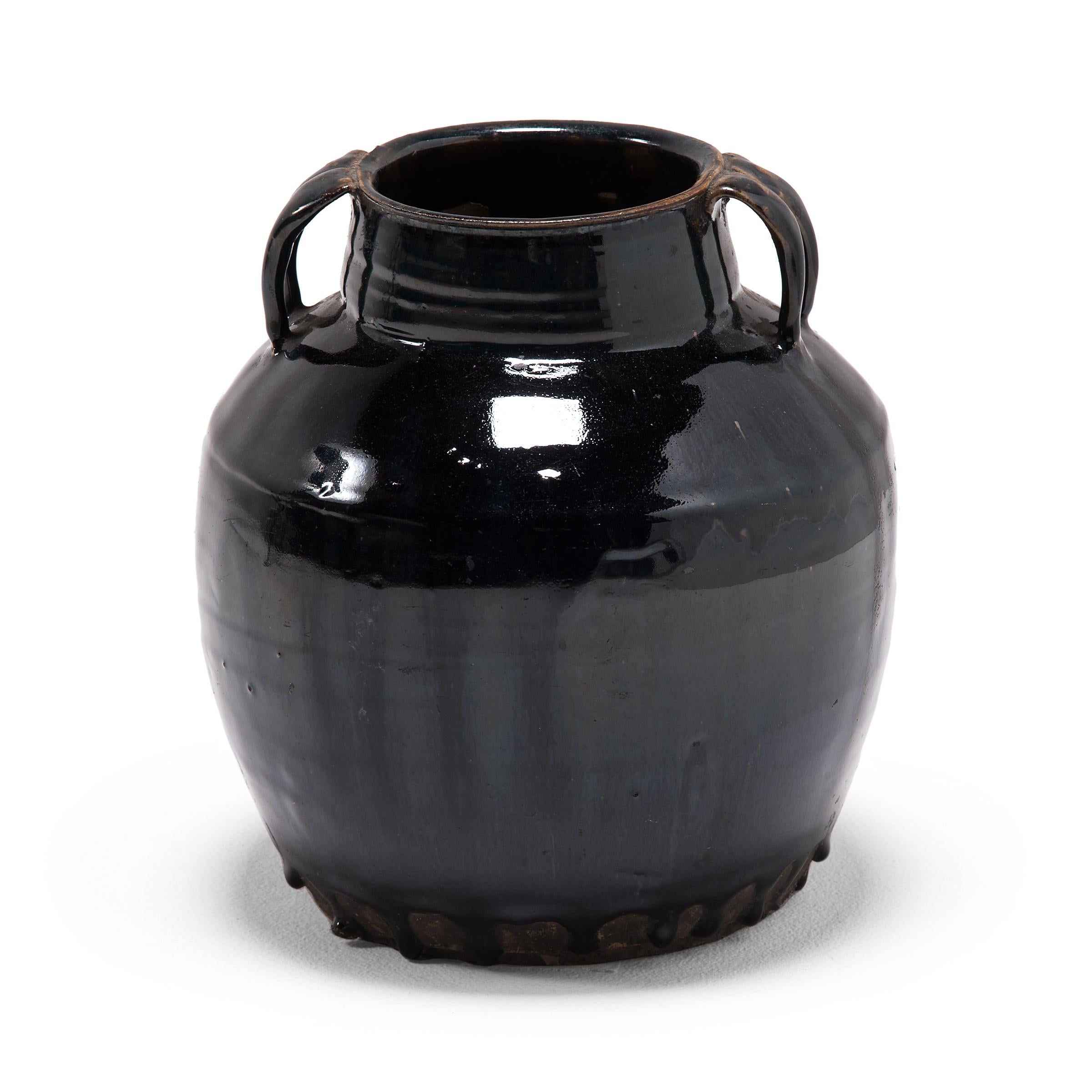 Qing Chinese Black Glazed Soy Vessel