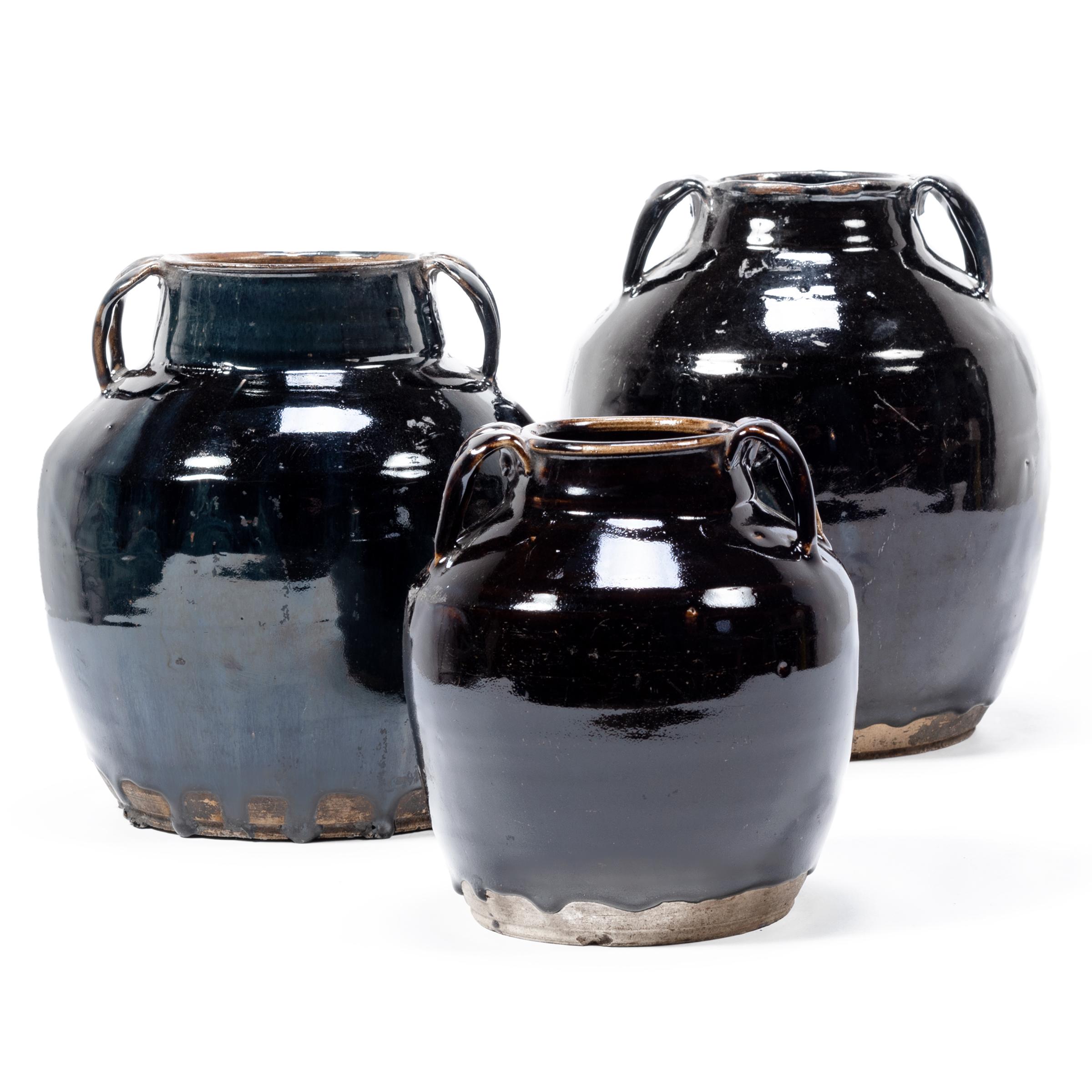 Ceramic Chinese Black Glazed Soy Vessel