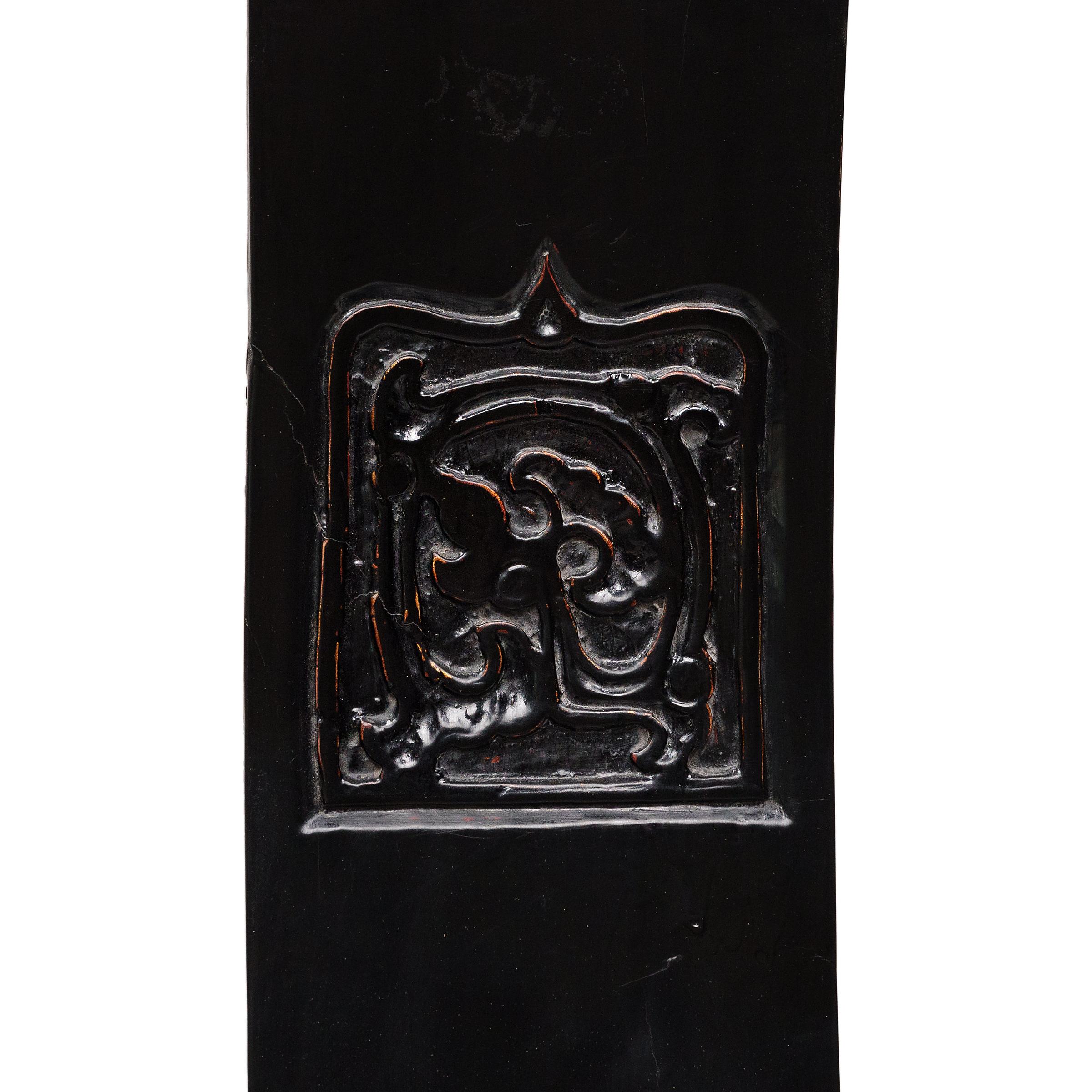 Silla china Guanmaoyi de laca negra, c. 1850 Olmo en venta