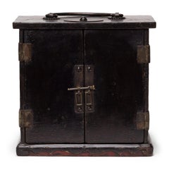 Scatola d'altare cinese in lacca nera, 1800 ca.