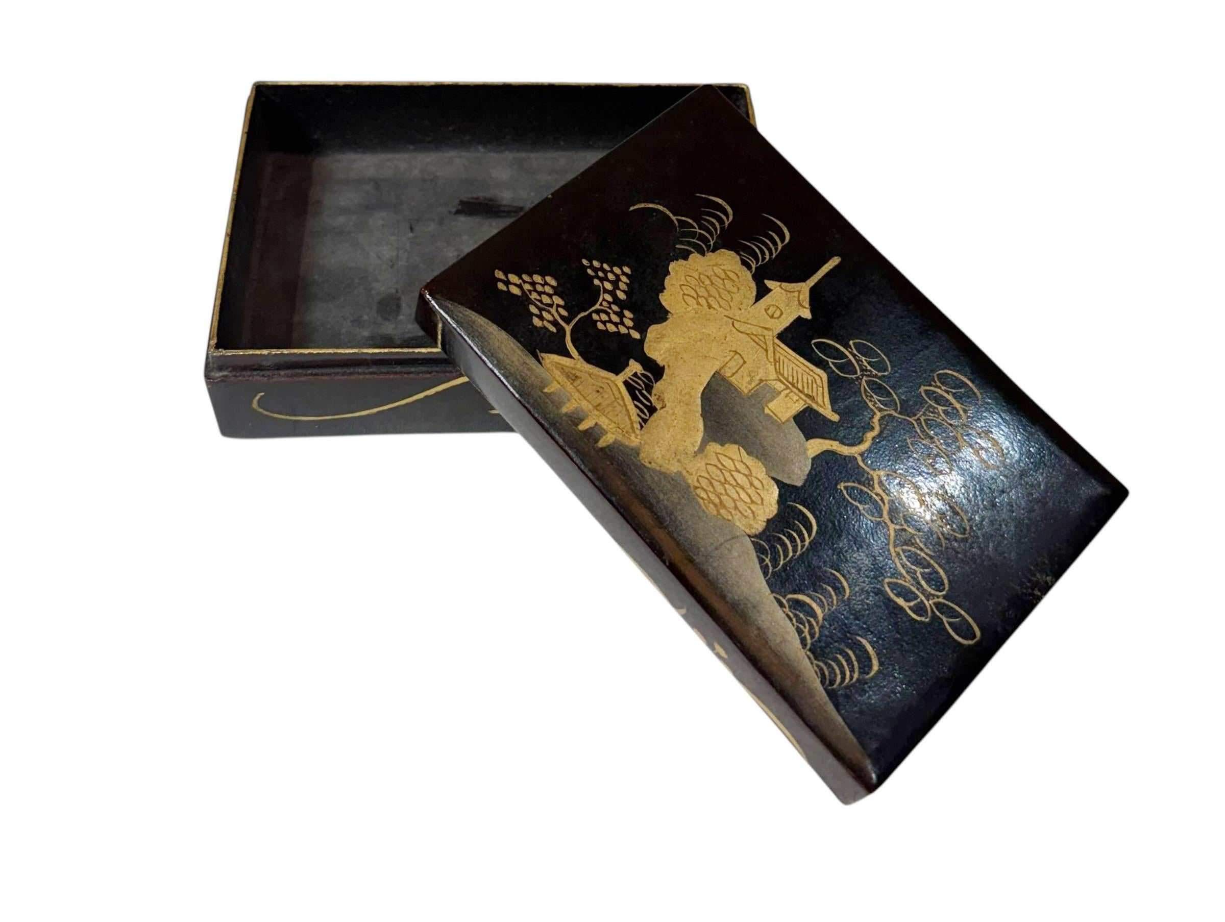 Early 19th Century Chinese Black Lacquer Box For Sale