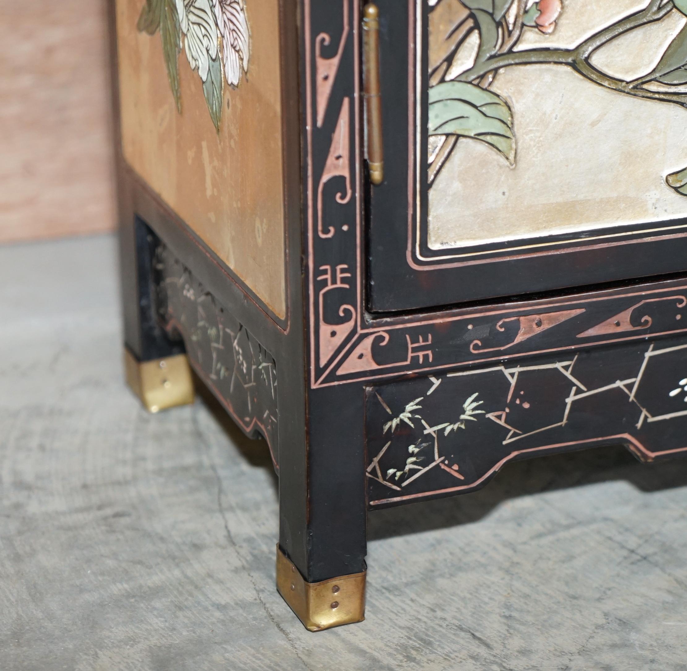 Chinese Black Lacquer Hand Painted Chinoiserie Side Table Cupboard or Sideboard 6
