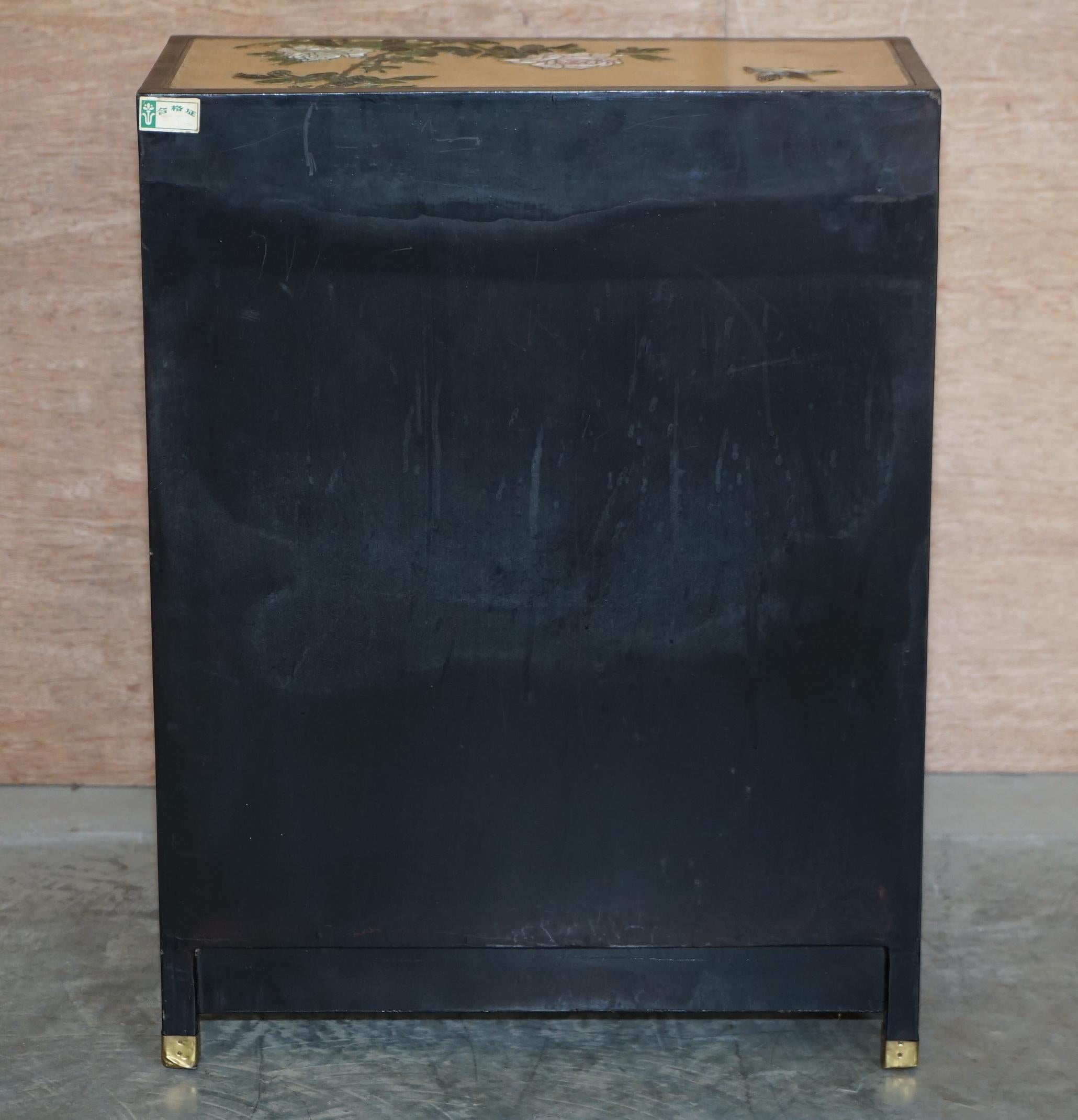 Chinese Black Lacquer Hand Painted Chinoiserie Side Table Cupboard or Sideboard 9
