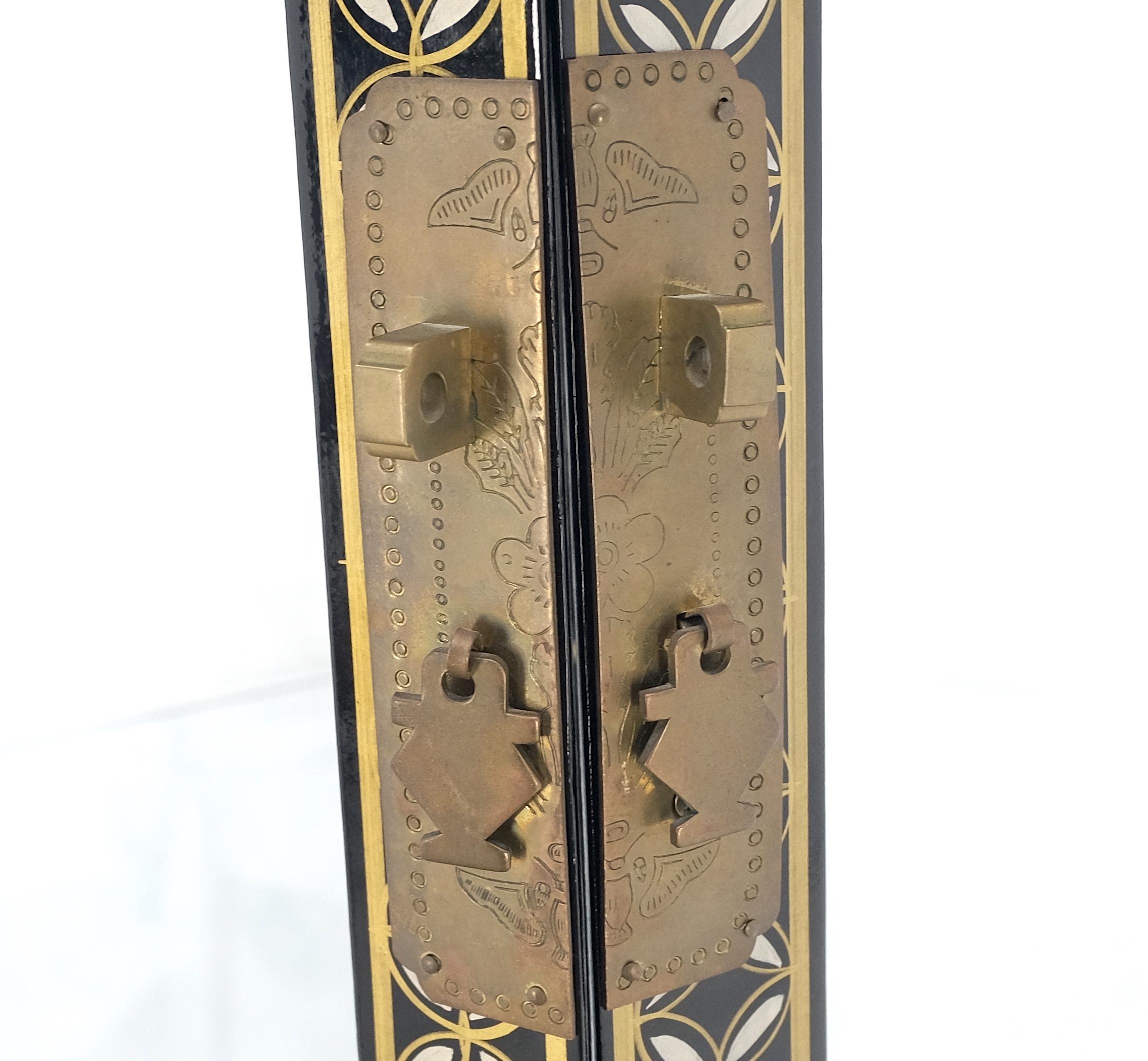 Chinesisch Schwarz Lack Rund Sechseck Pagode Top Perlmutt Vitrine Display im Angebot 5